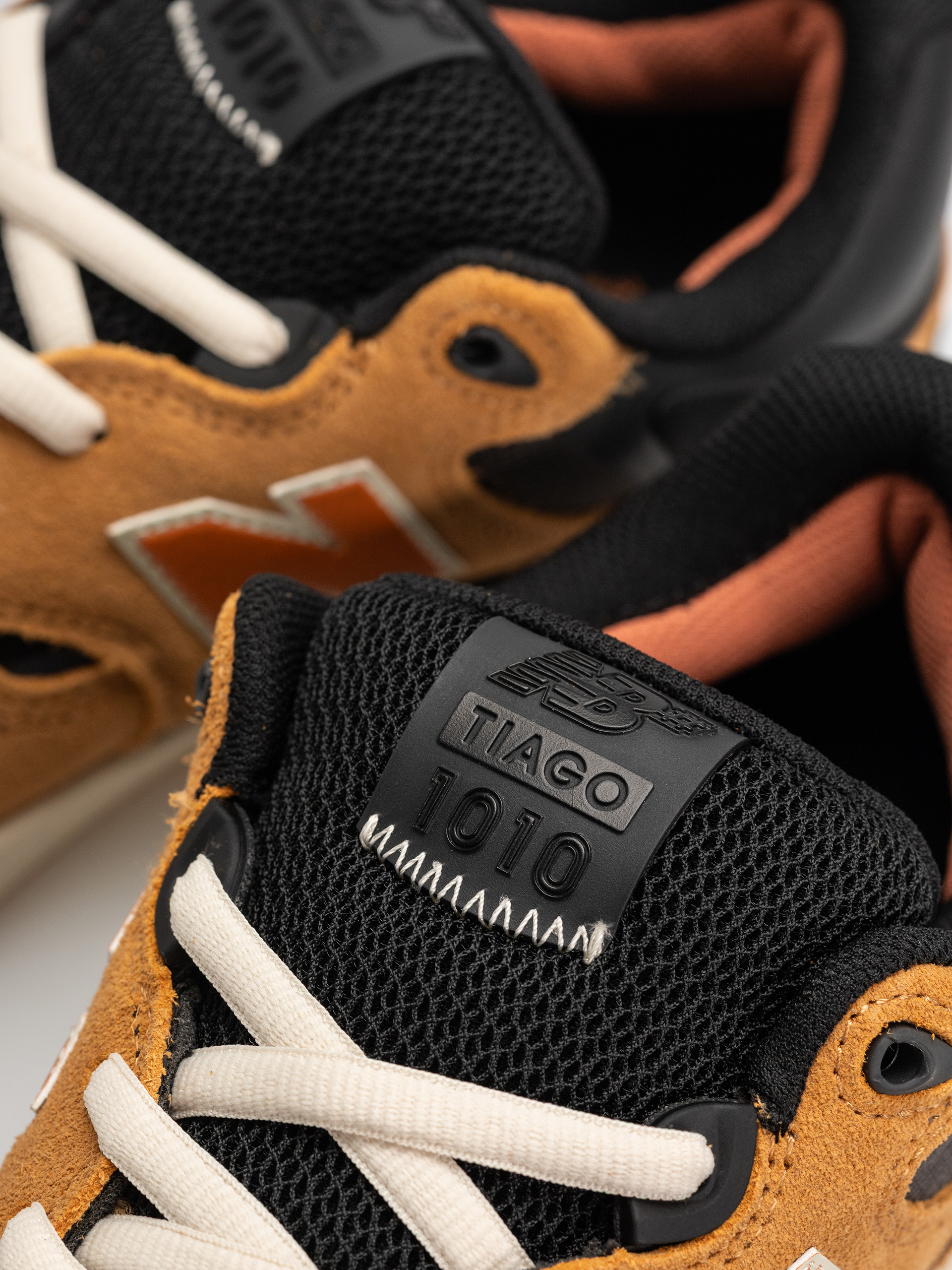 New Balance Shoes 1010 (brown)