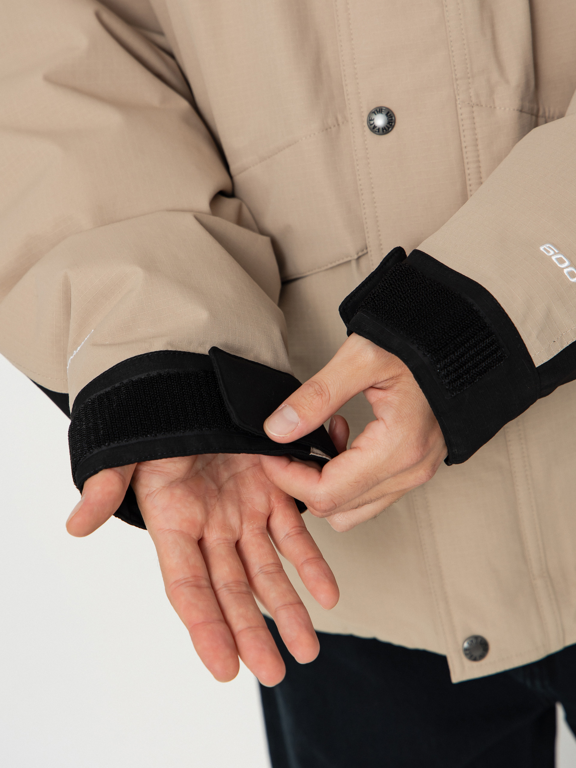 The North Face Mountain Down Jacket (mushroom grey/tnf black)