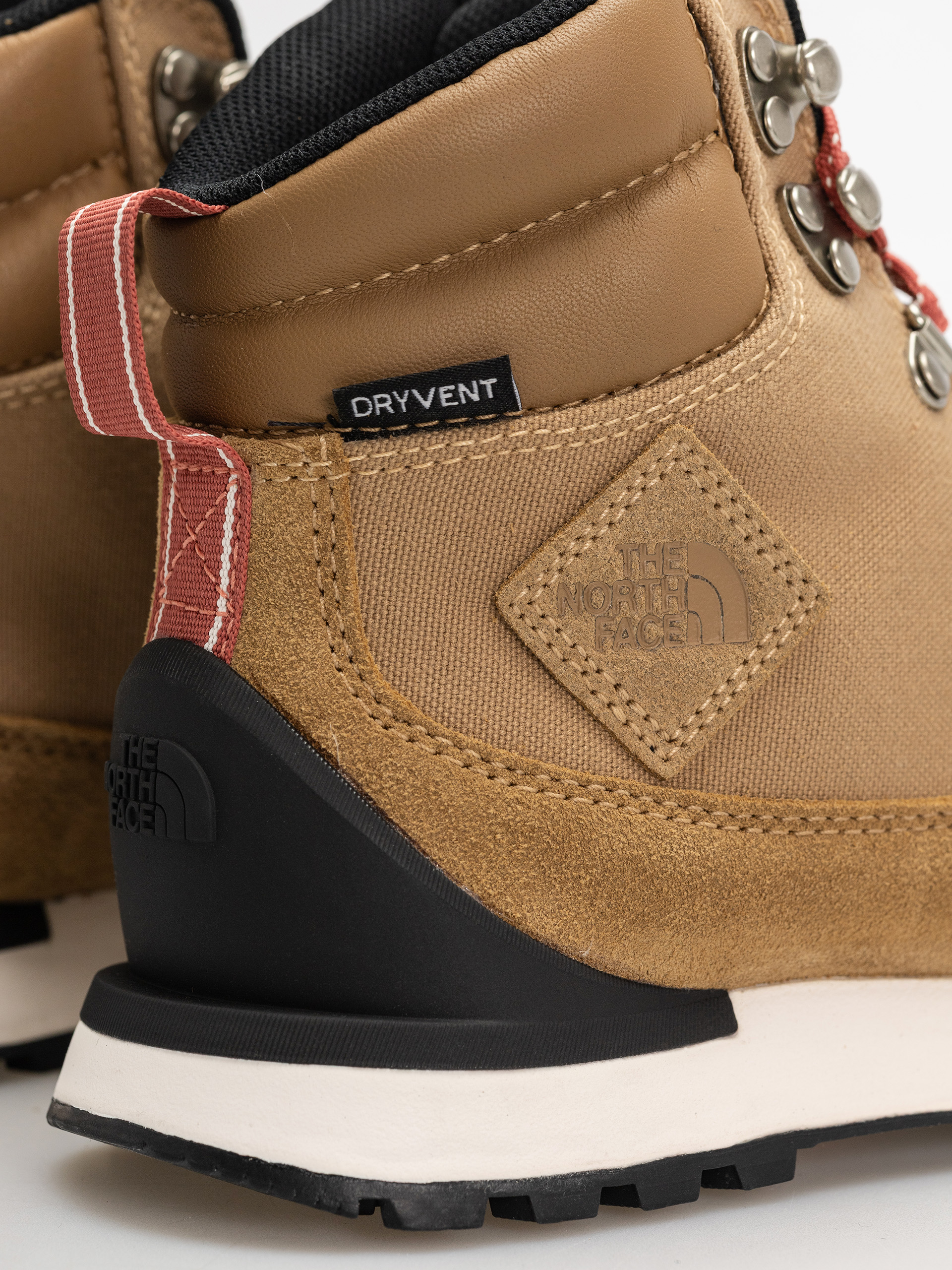 The North Face Back To Berkeley Iv Textile Wp Wmn Shoes (sahara/mars dust)