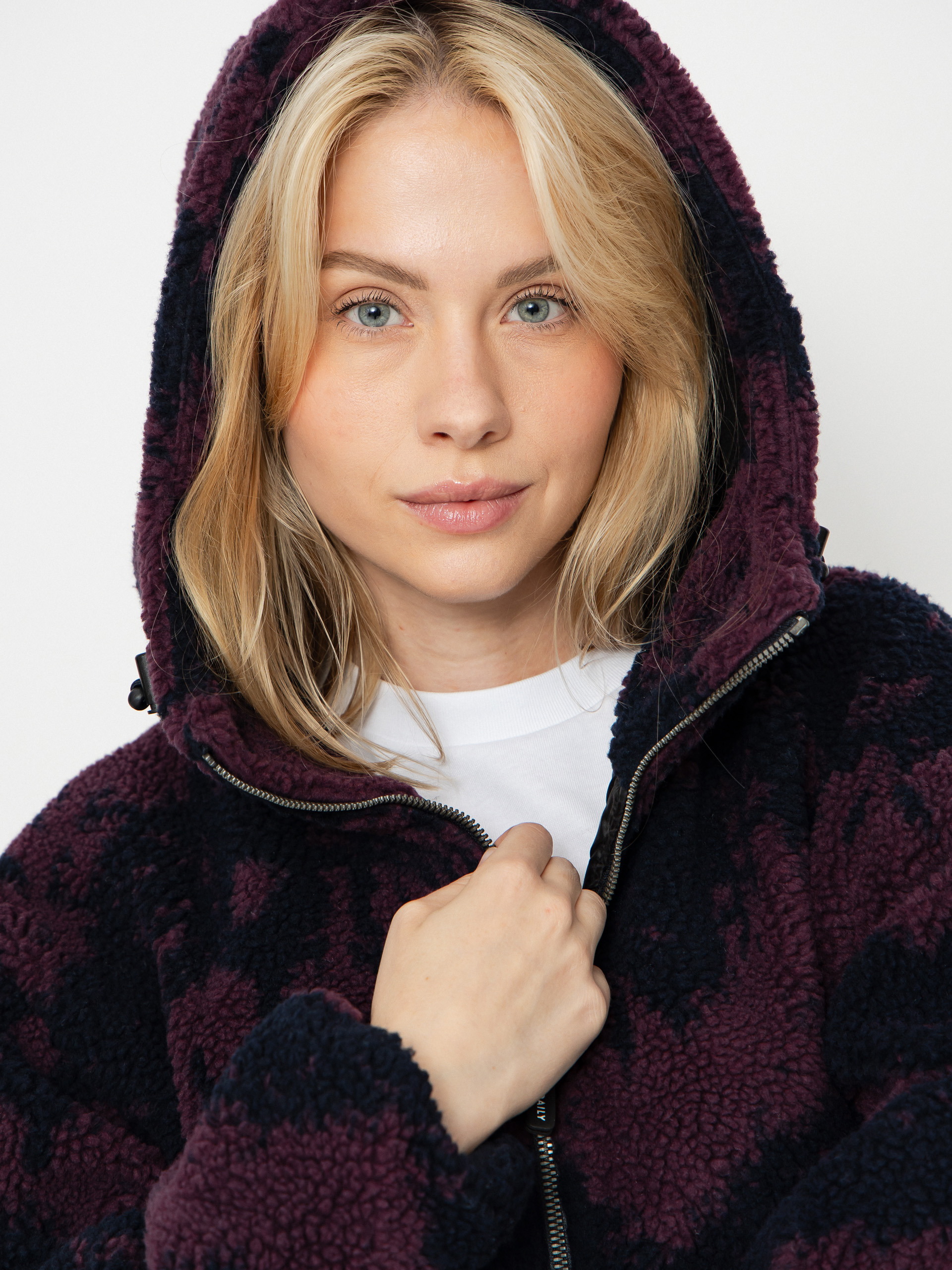 Iriedaily Jacke Pat Teddy Wmn (navy red)