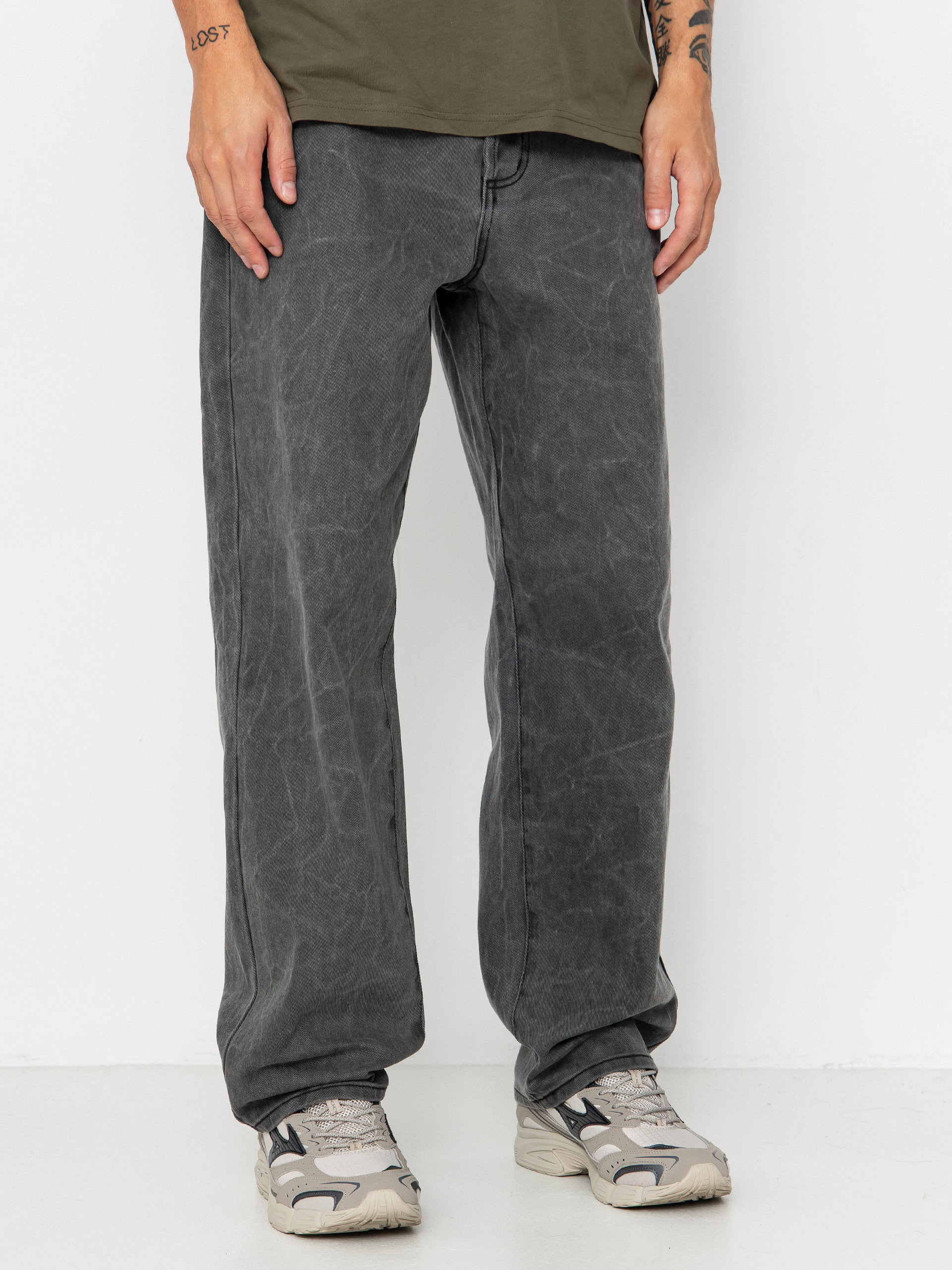 OBEY Classic Wrinkle Baggy Denim Pants (black wrinkle wash)