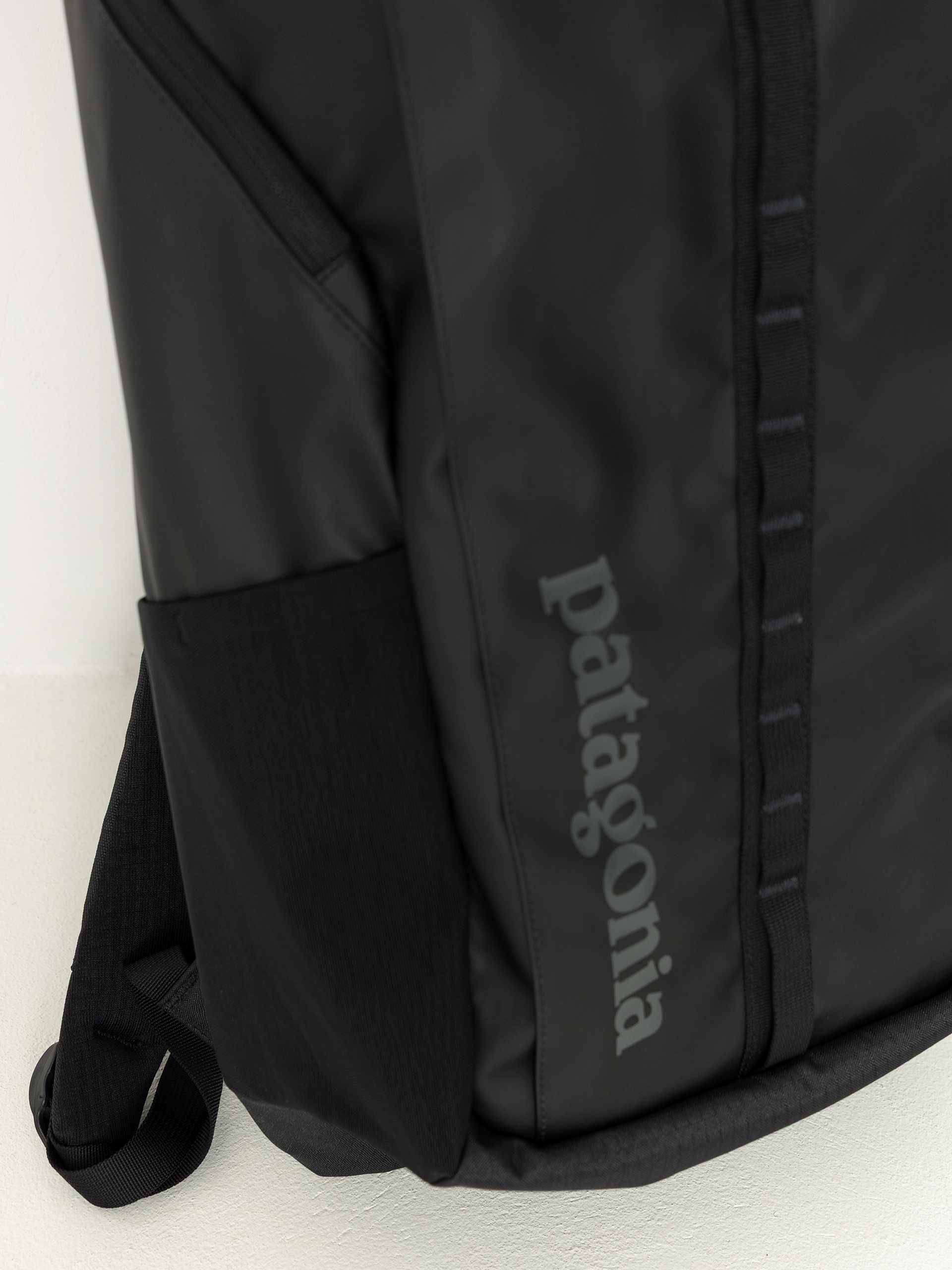 Patagonia Backpack Black Hole Pack 25L (black w/black)