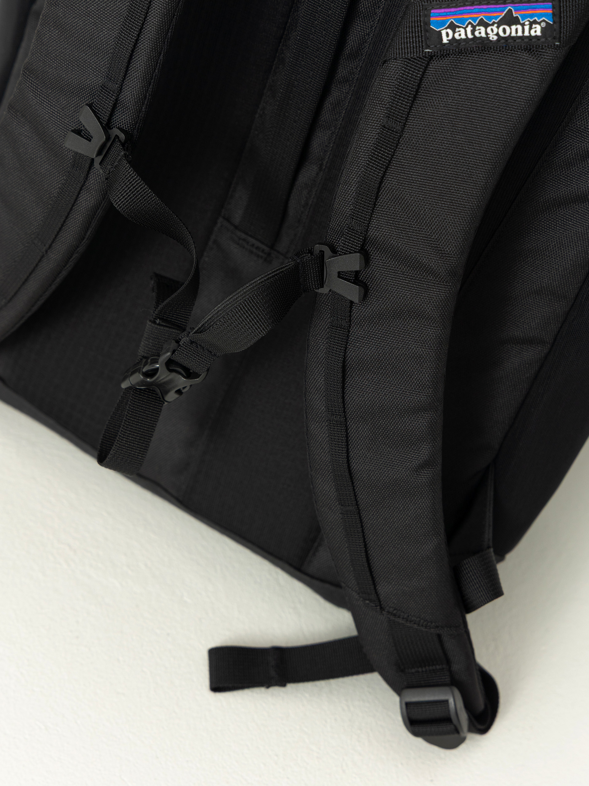 Patagonia Rucksack Black Hole Pack 25L (black w/black)