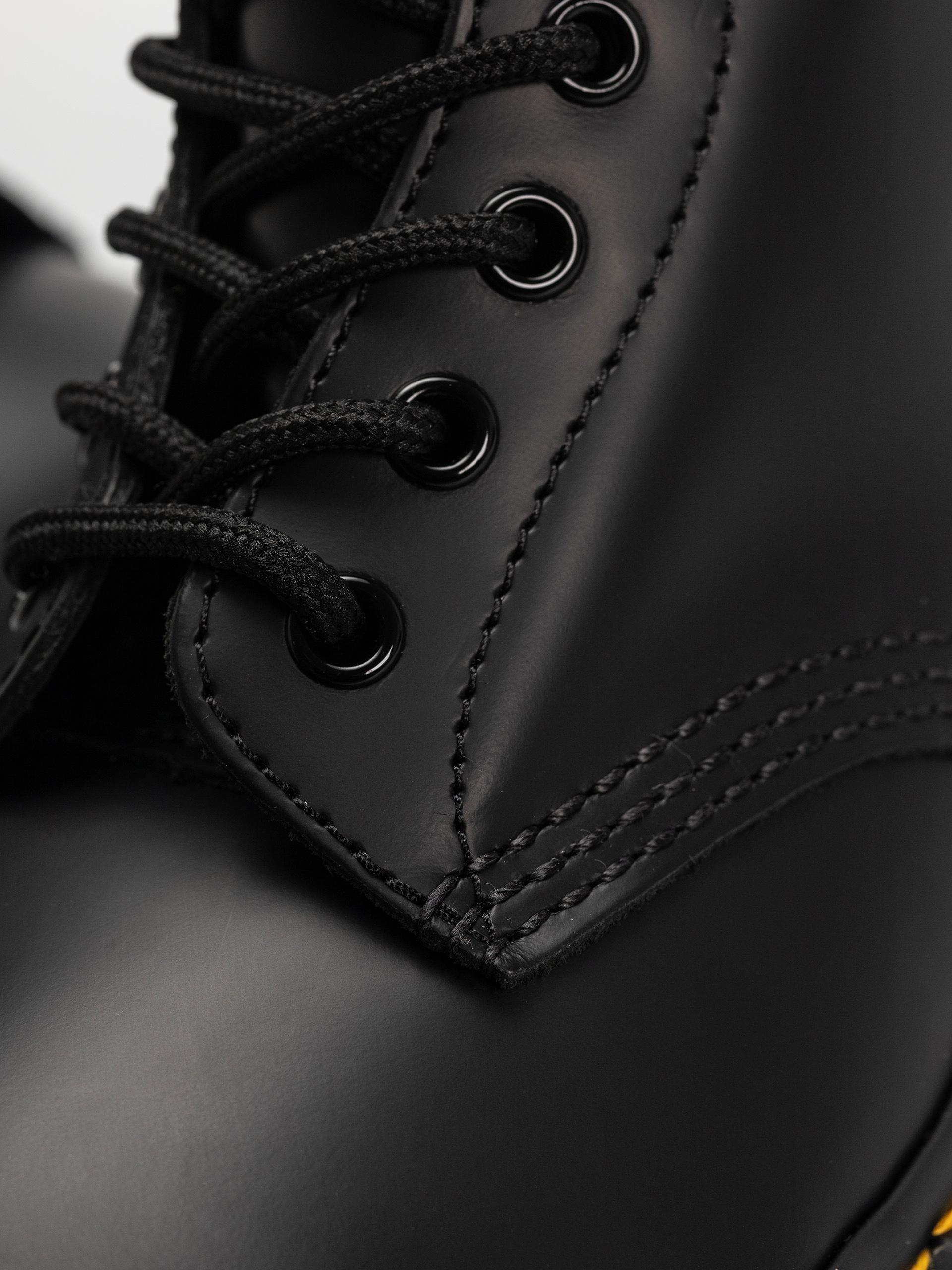 Dr. Martens 1490 Schuhe (black smooth)