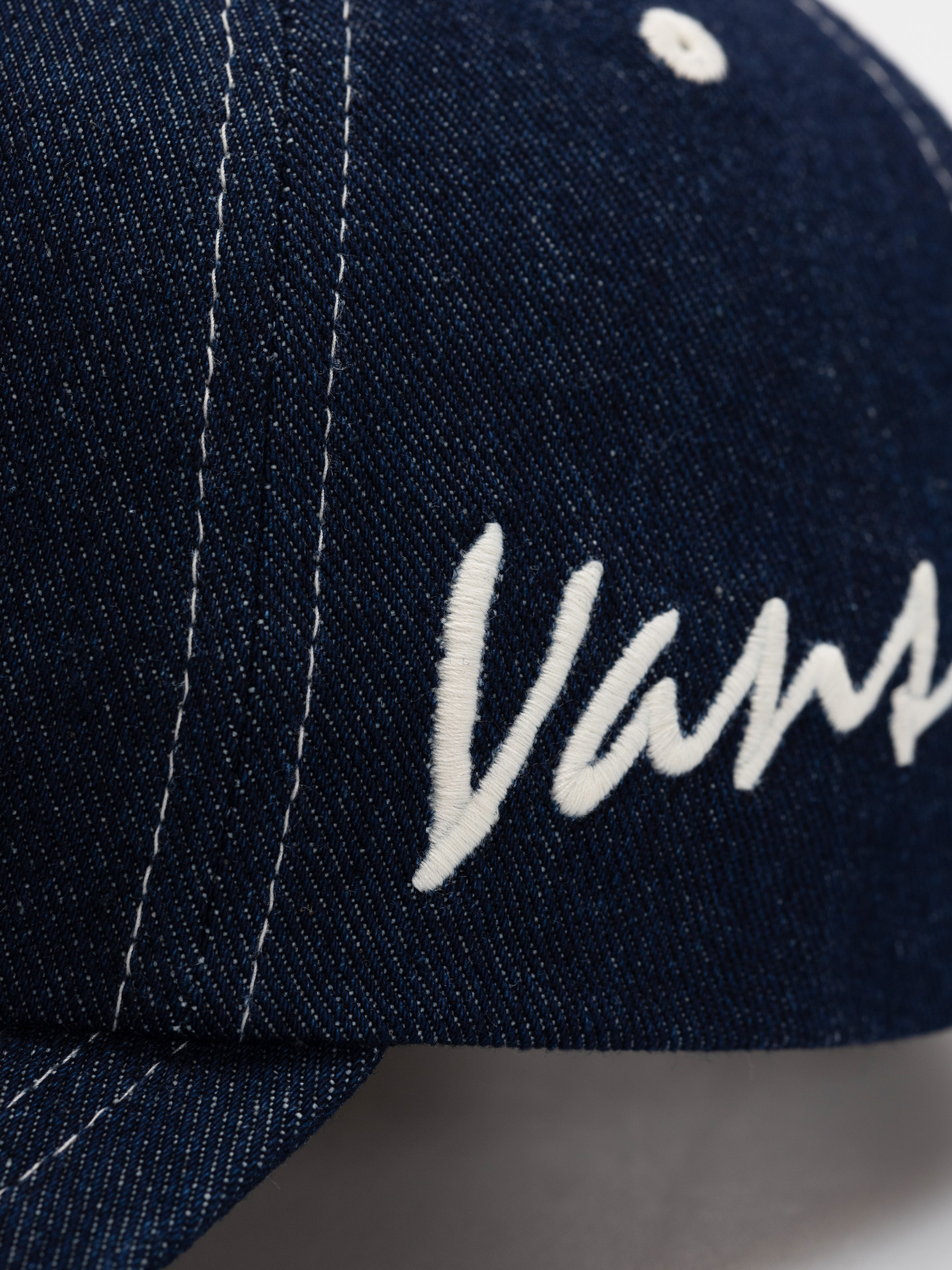 Vans Classic Script Curved Bill Jockey Cap (dark denim)