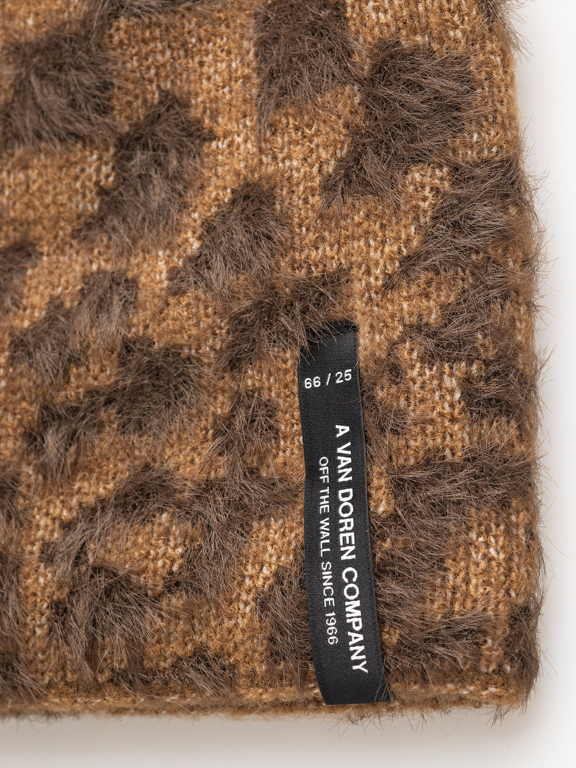 Vans Plaimor Beanie (dachshund)