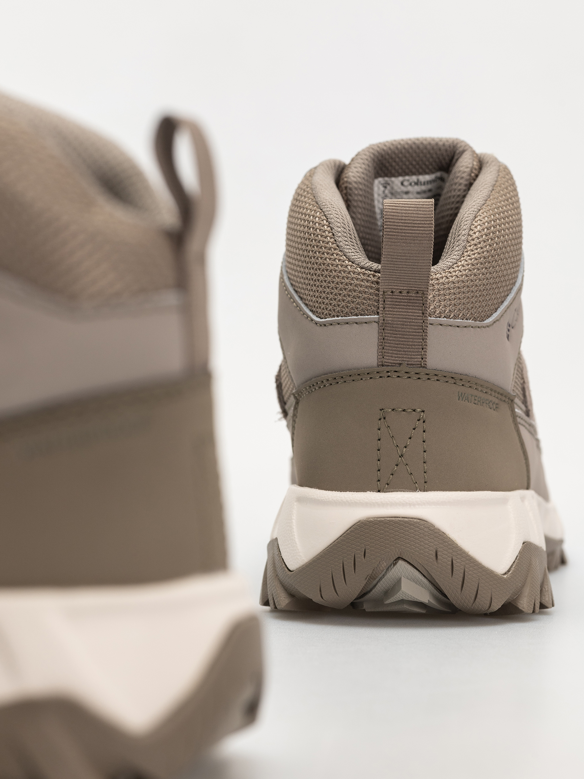 Columbia Strata Trail Mid WP Wmn Shoes (kettle/blush rose)