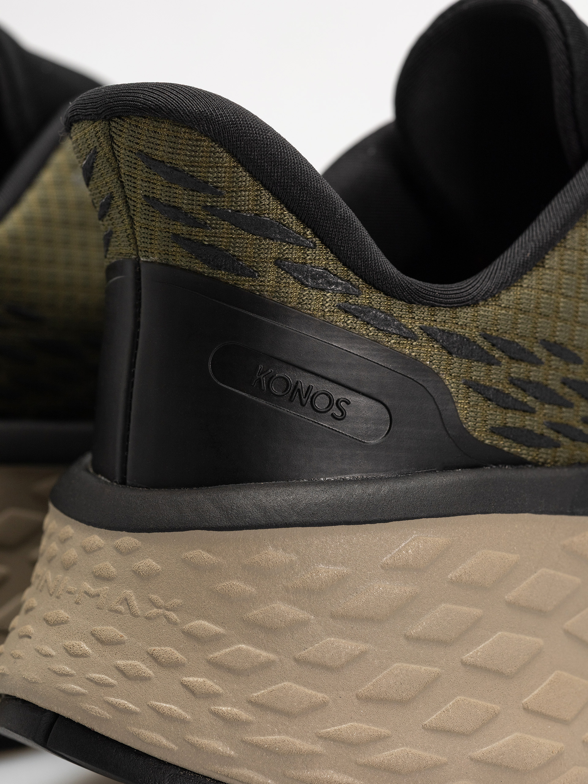 Columbia Konos Trillium ATR Shoes (nori/tangy orange)