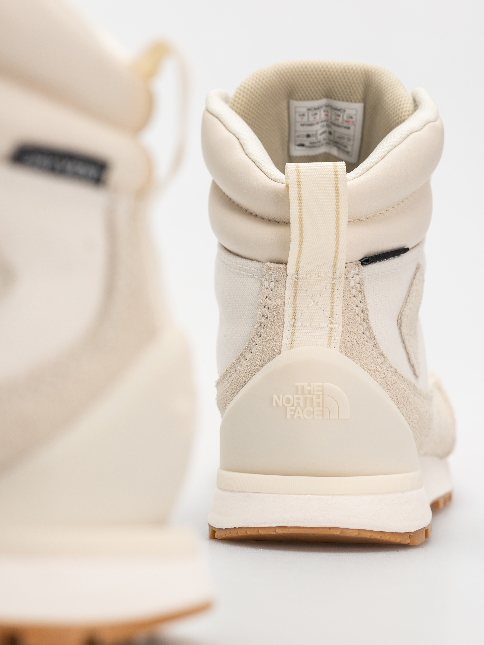 The North Face Back To Berkeley Iv Textile Wp Wmn Shoes (white dune/white dune)