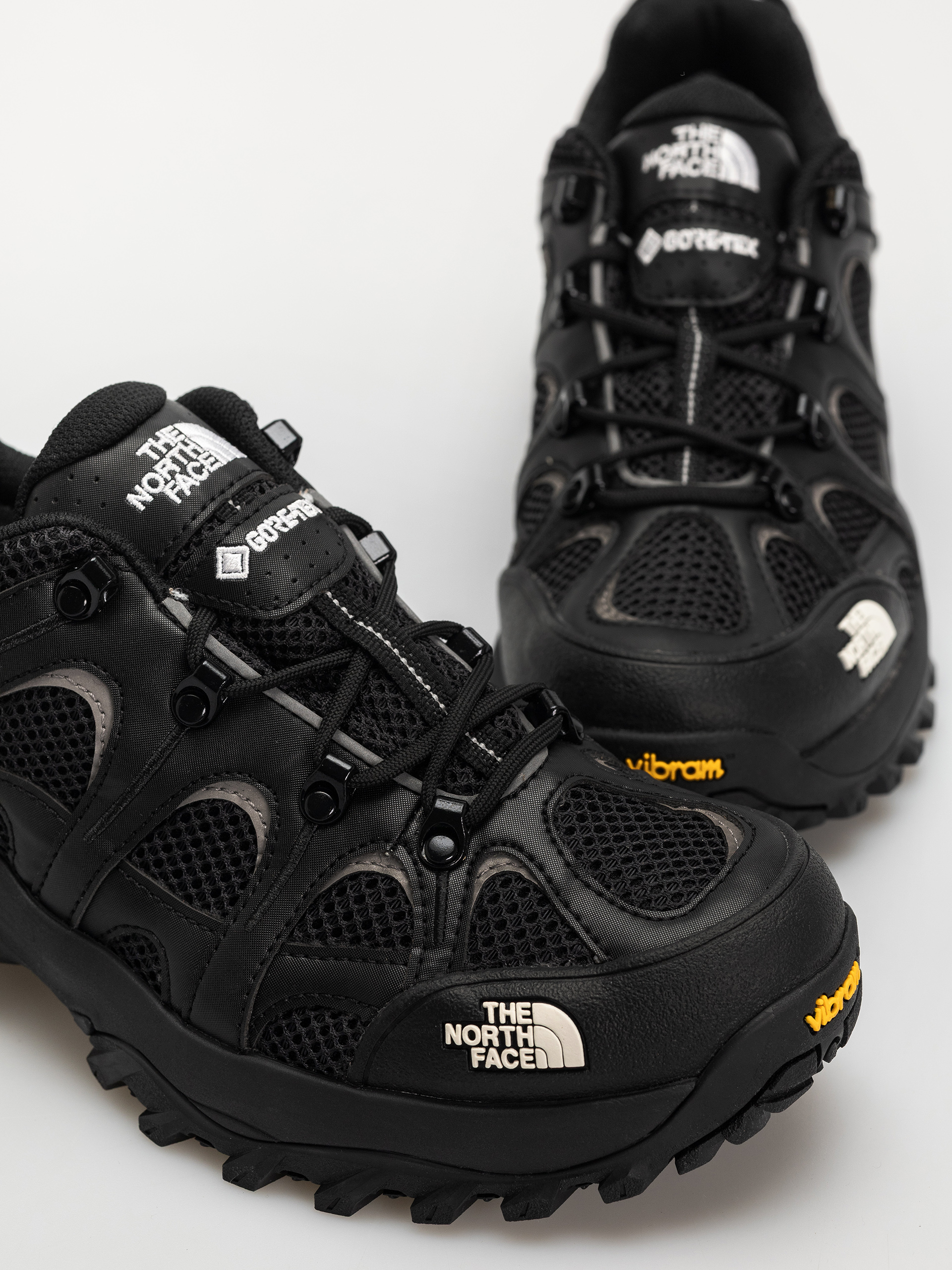 The North Face Hedgehog 06 Rvst Gore Tex Shoes (tnf black/tnf white)
