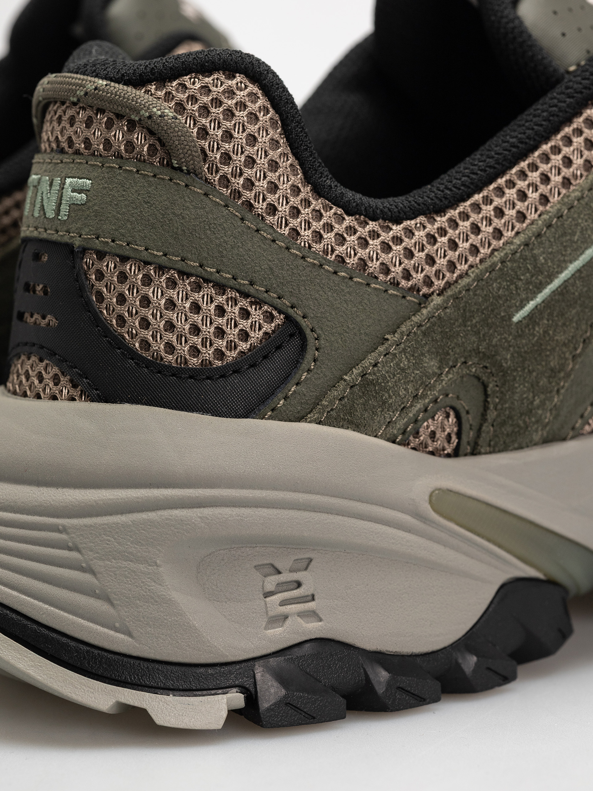 The North Face Hedgehog 06 Rvst Shoes (new taupe green/bark mi)