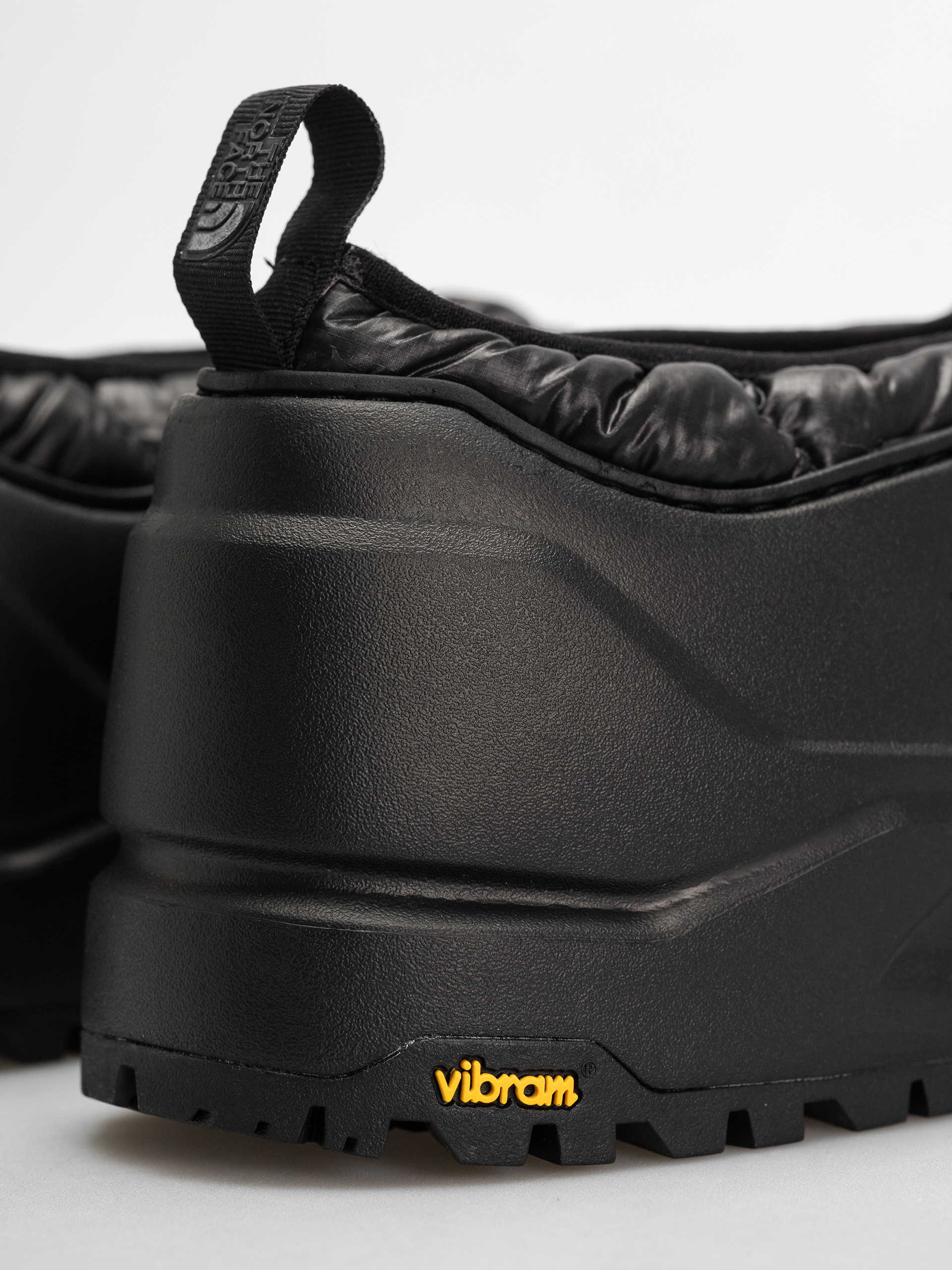 The North Face Base Camp Wp Mule Shoes (tnf black/tnf black)