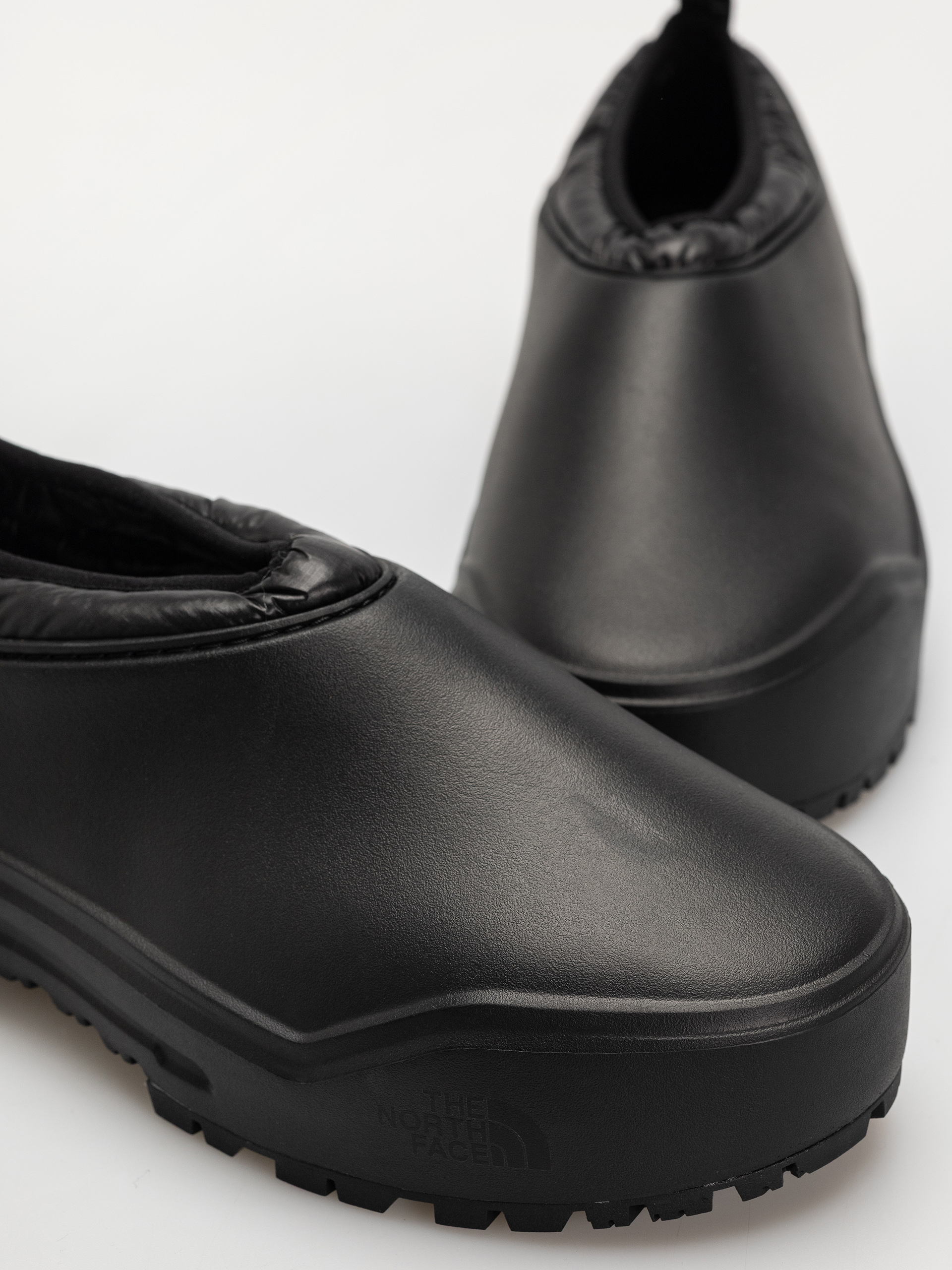 The North Face Base Camp Wp Mule Shoes (tnf black/tnf black)