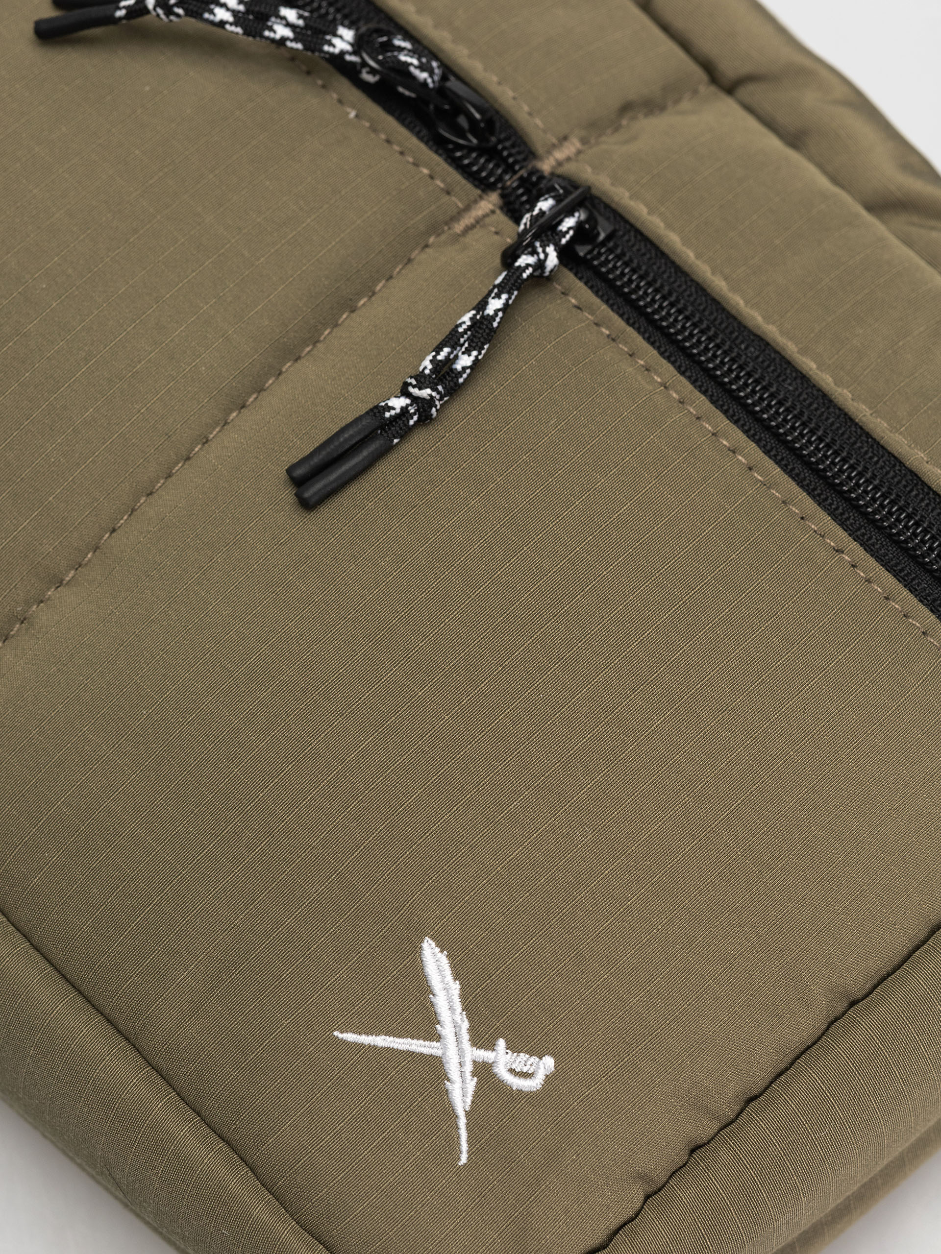 Iriedaily Schultertasche Ribtouch (olive)