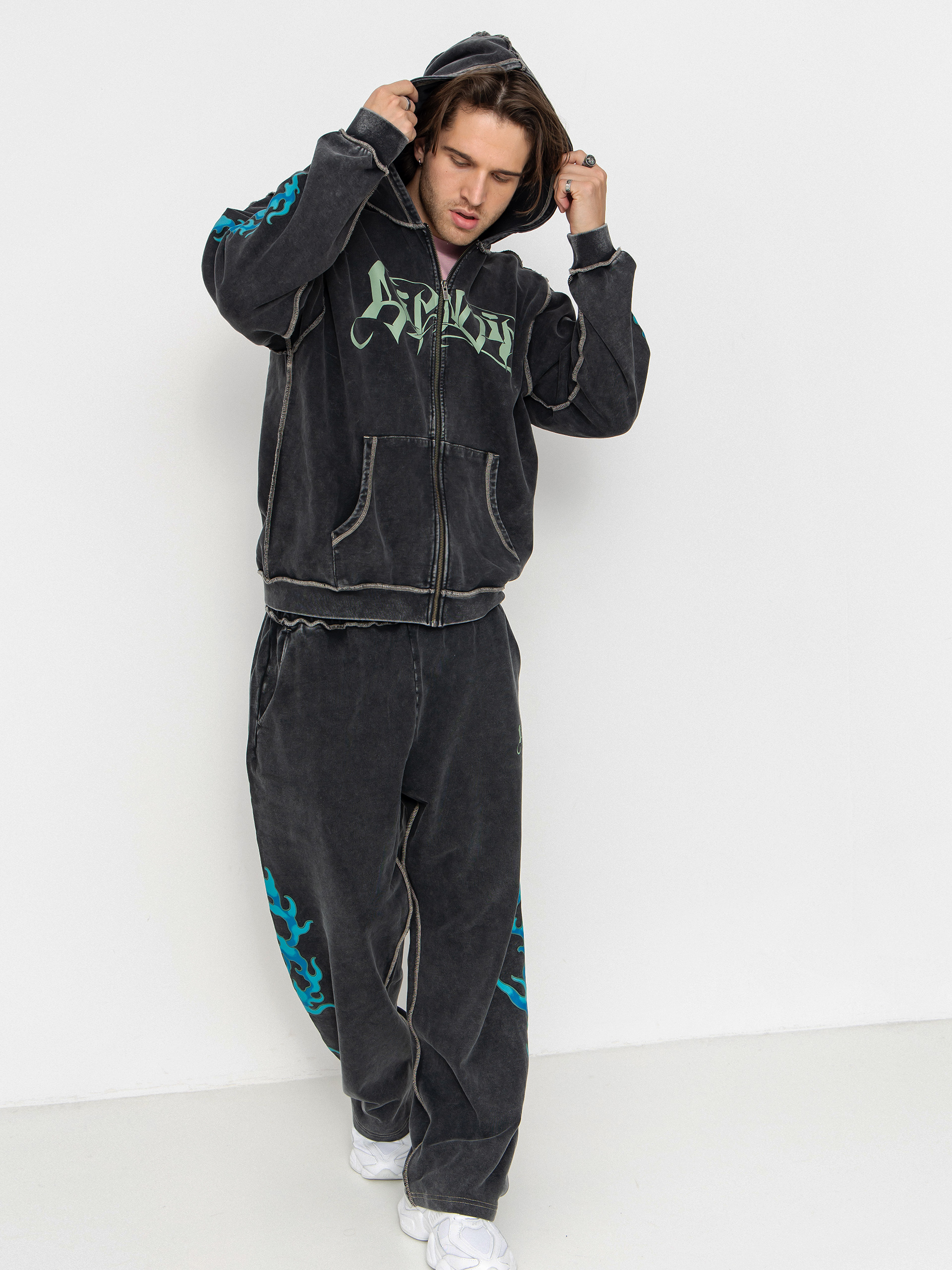 RipNDip Squabble Up HD Hoodie (black vintage wash)