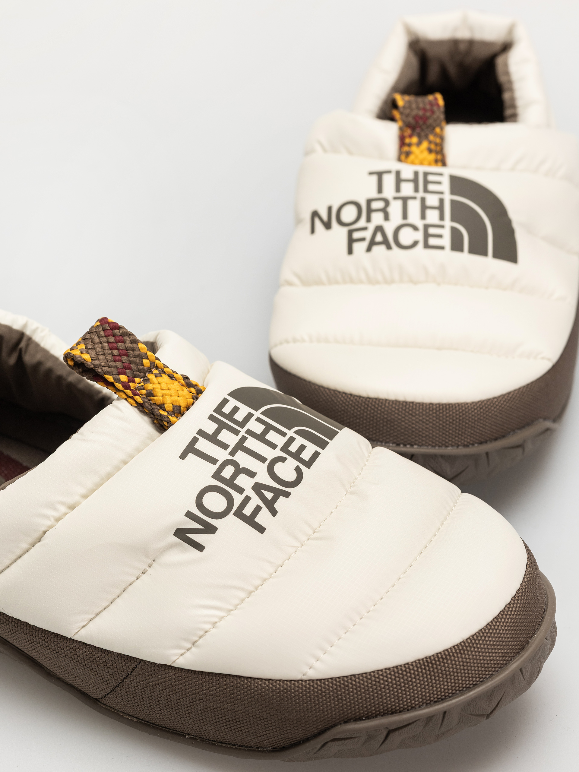 The North Face Shoes Nuptse Mule Wmn (white dune/mocha brown)