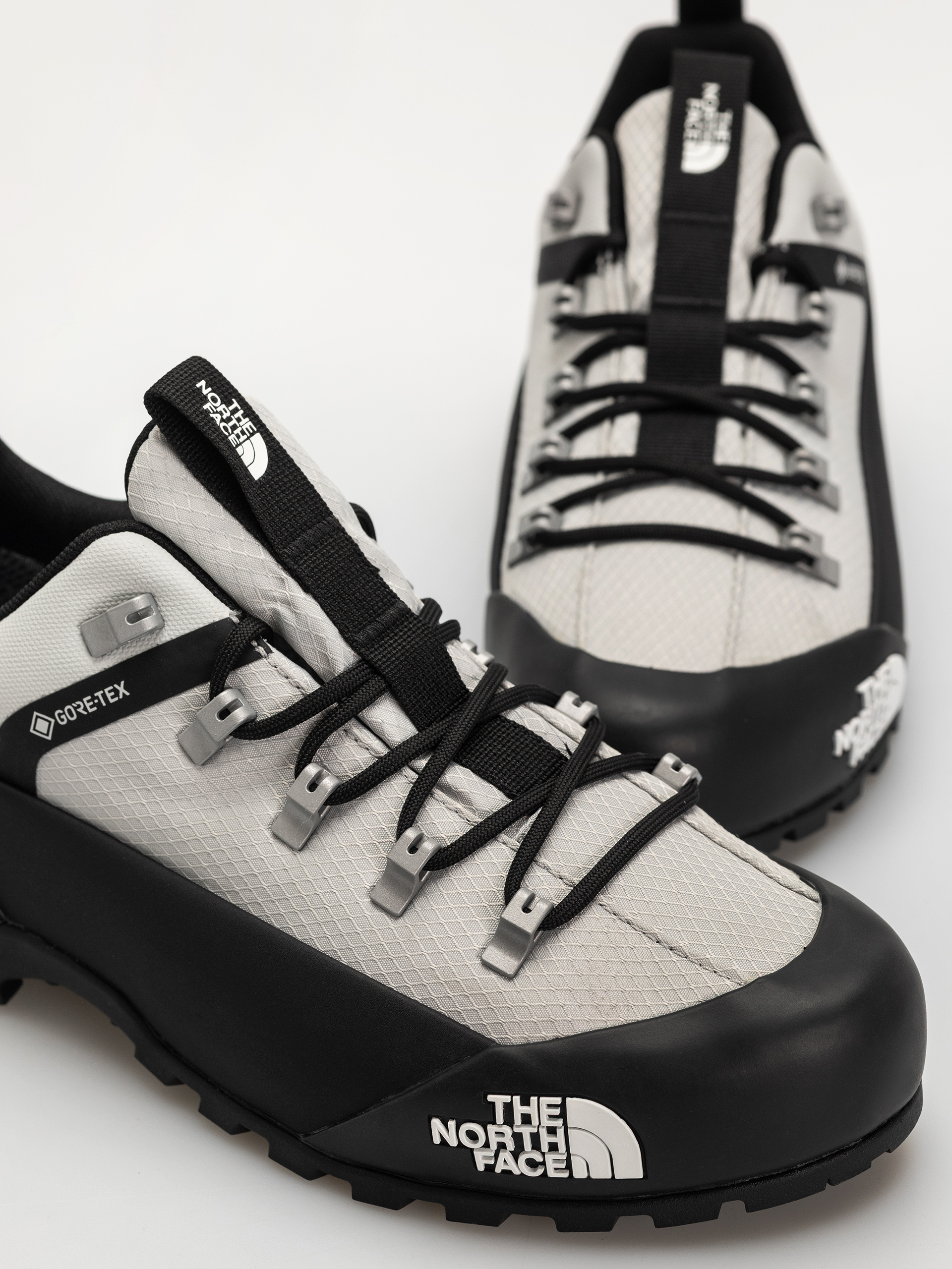 The North Face Shoes Glenclyffe Low Gore Tex (high rise grey/tnf red)