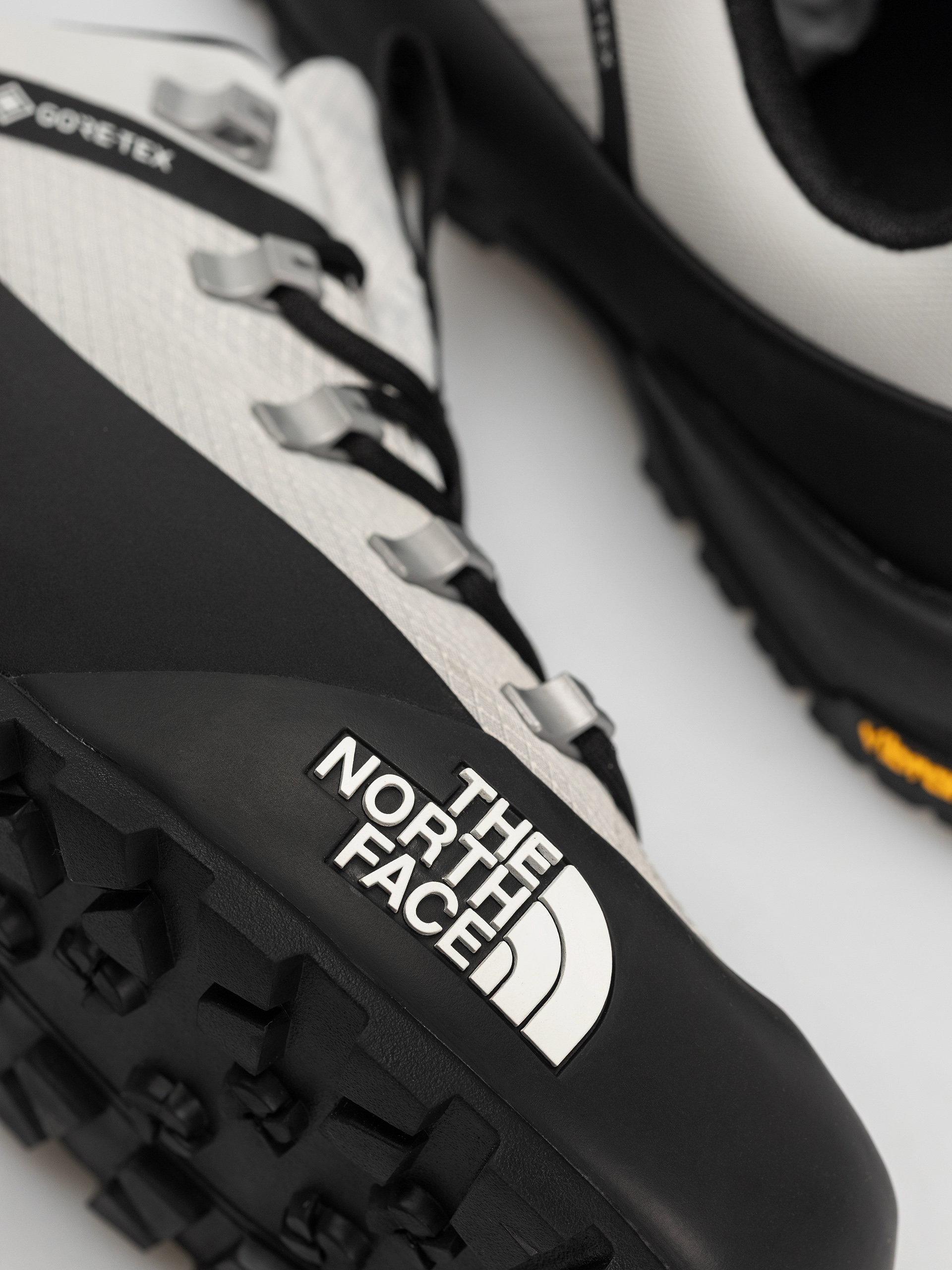 The North Face Schuhe Glenclyffe Low Gore Tex (high rise grey/tnf red)