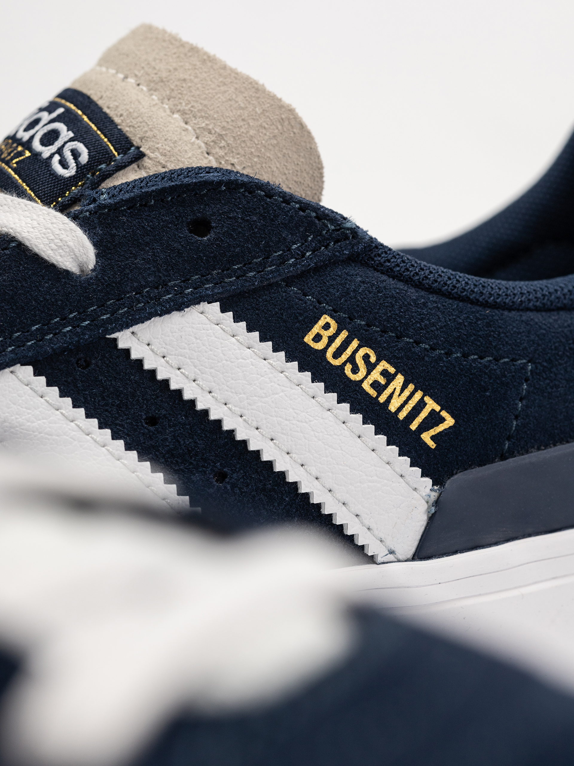 adidas Shoes Busenitz Vulc II (conavy/crywht/ftwwht)