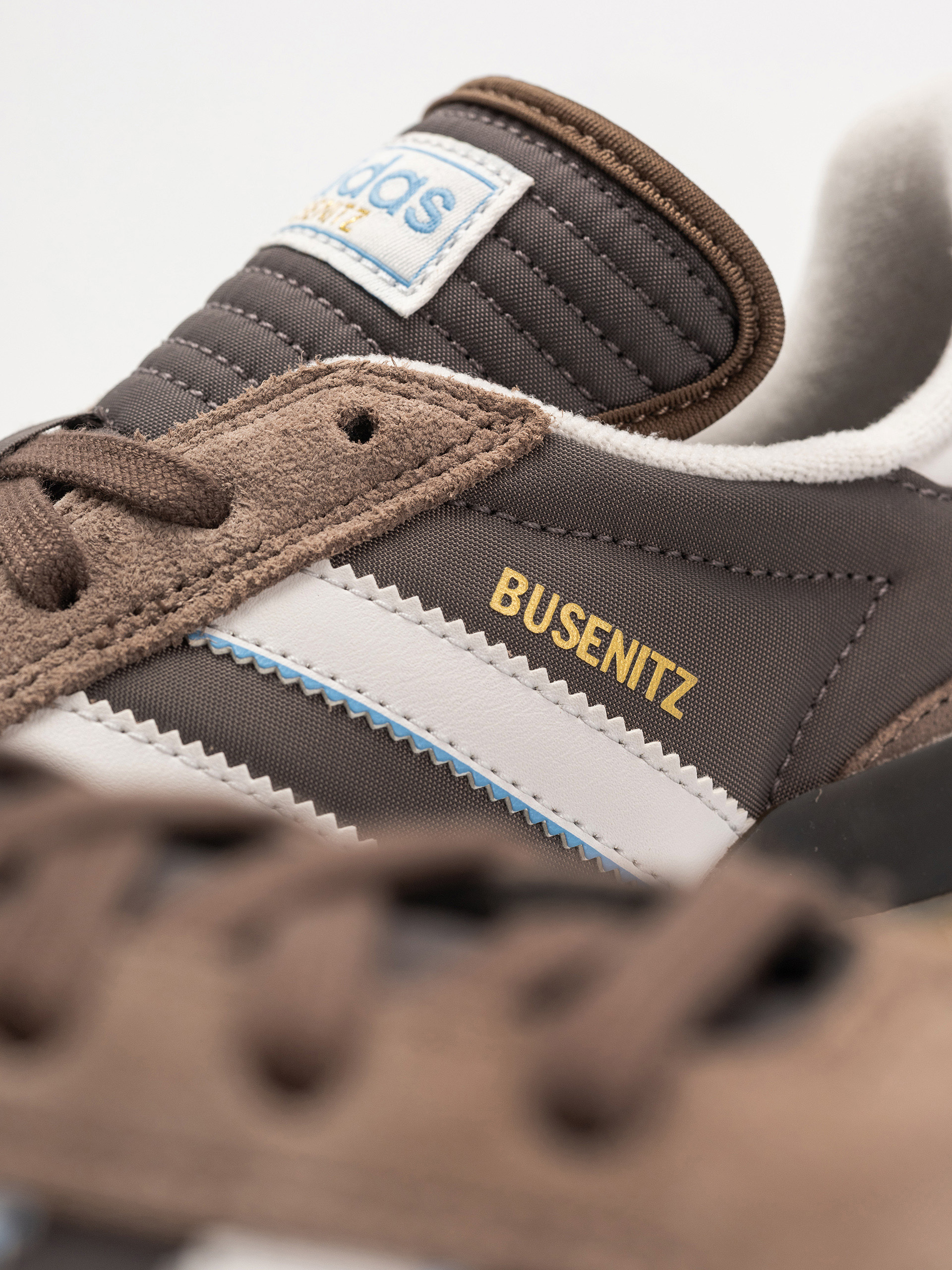 adidas Schuhe Busenitz Indoor Super (earstr/crywht/chacoa)