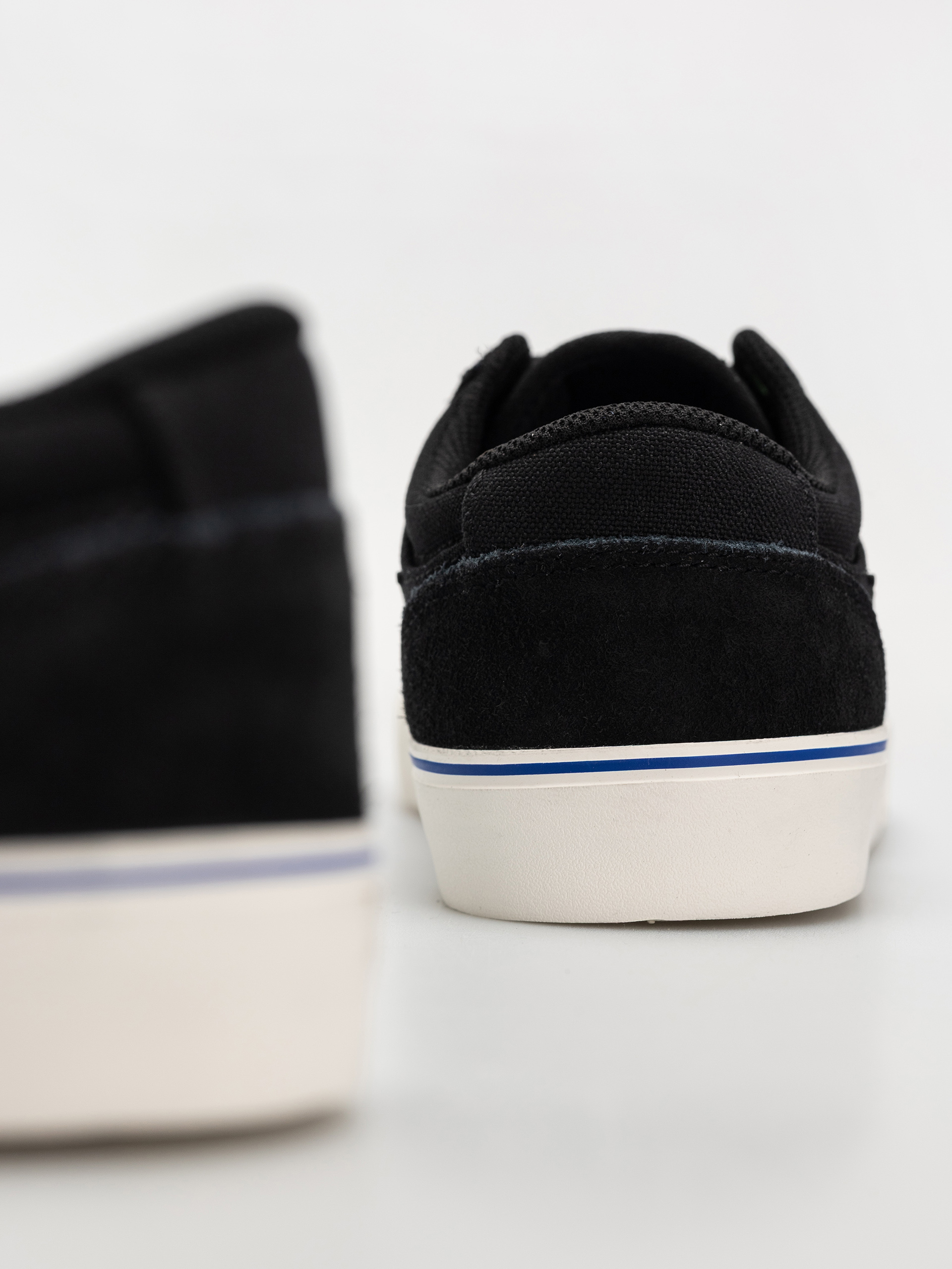 Nike SB Chron 2 Shoes (black/fir sail racer blue)