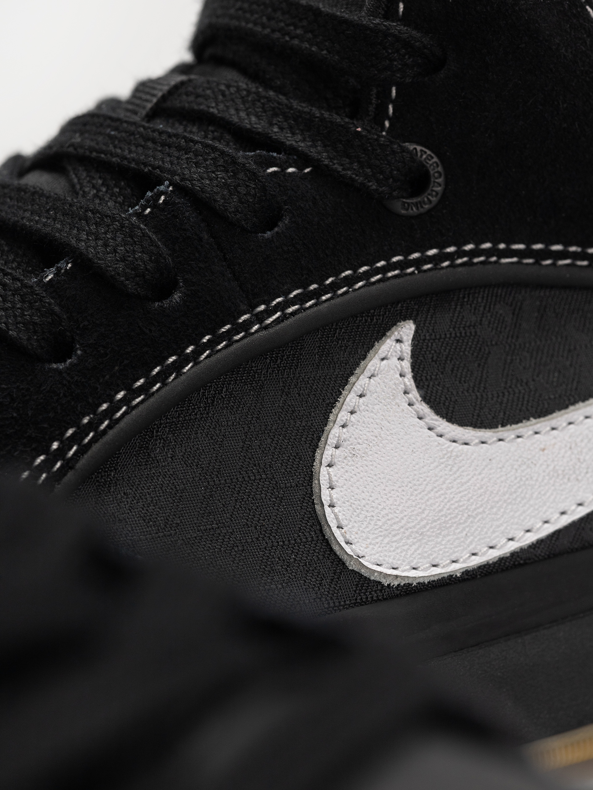 Nike SB Shoes React Leo (black/white black gum light brown)