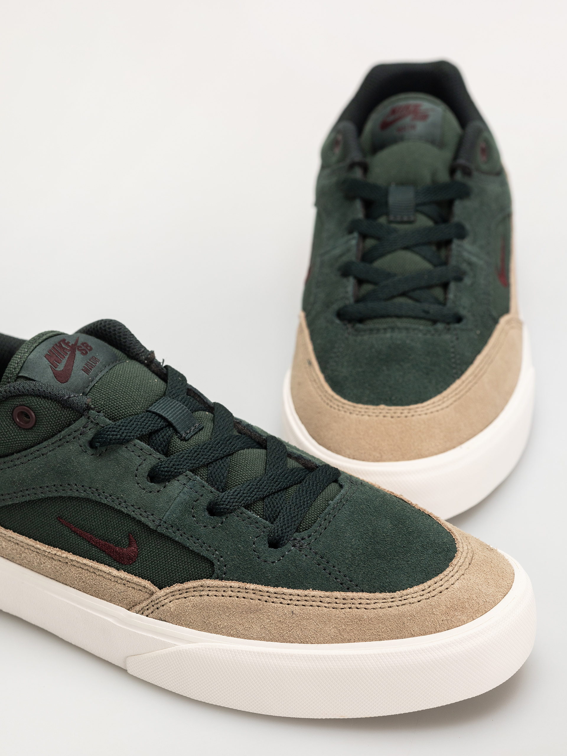 Nike SB Schuhe Malor (seaweed/burgundy crush khaki phantom)