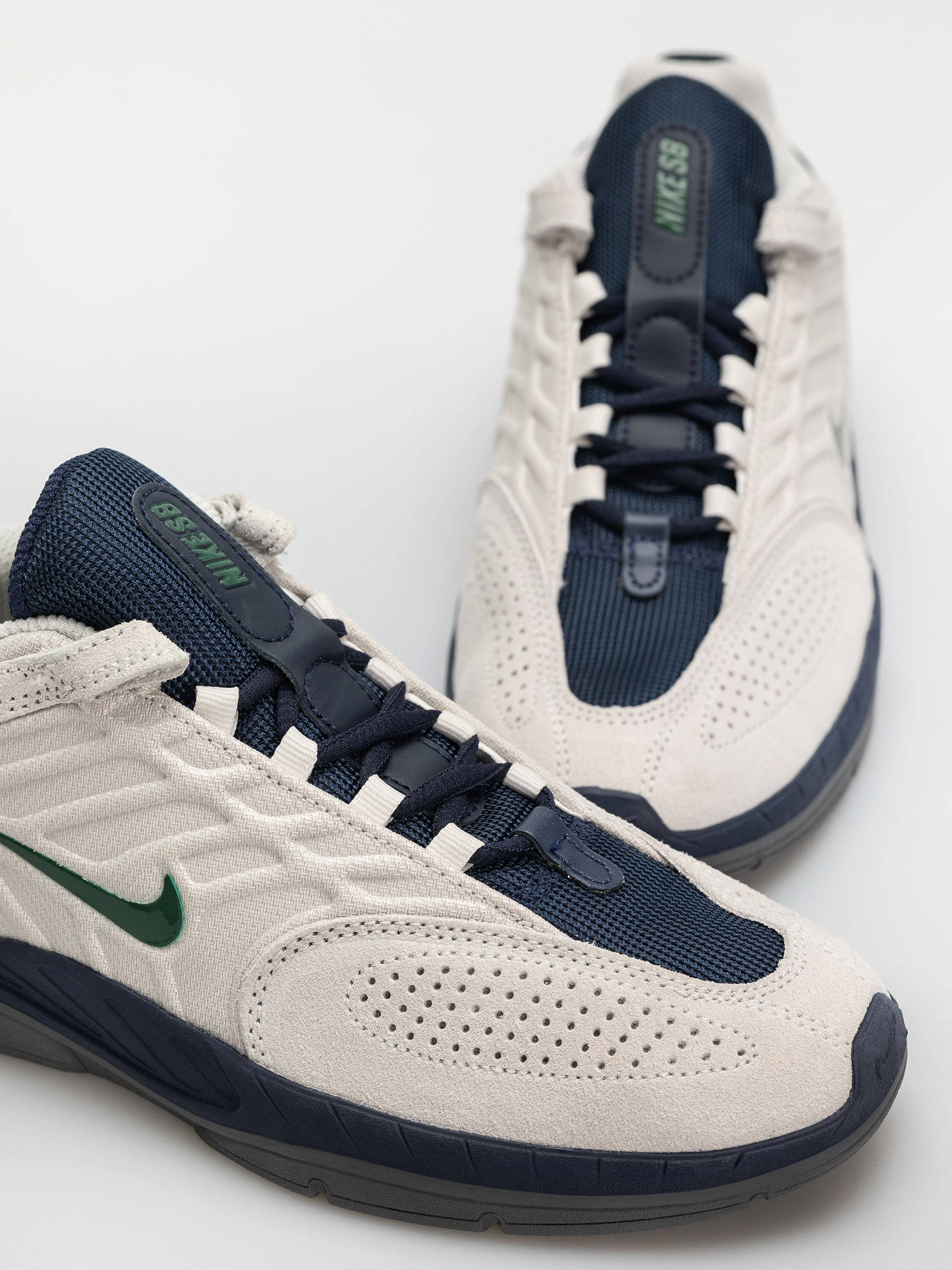 Nike SB Schuhe Vertebrae (light bone/fir midnight navy obsidian)