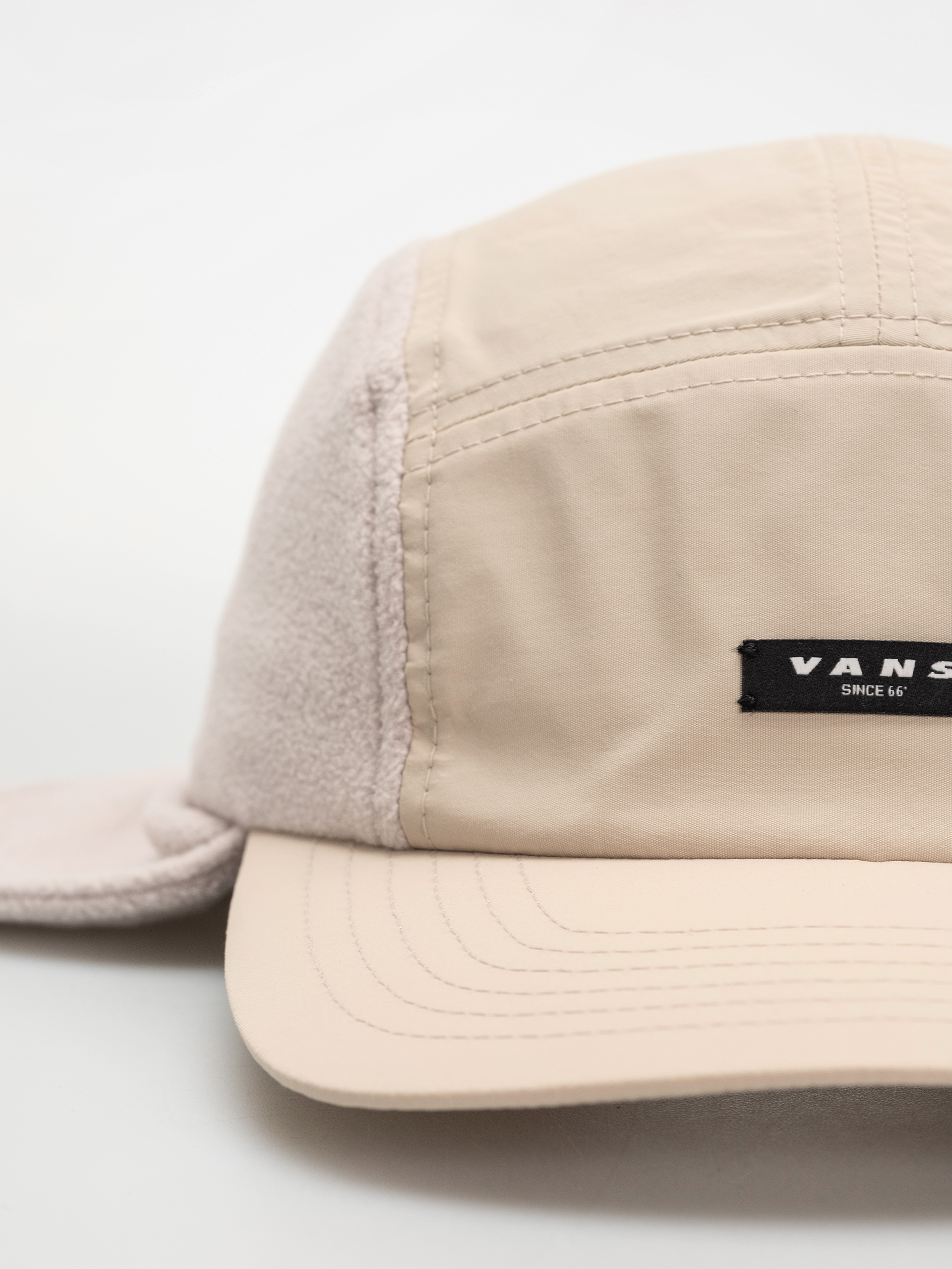 Vans 66 Earflap Tall Camper Cap (taupe mist)