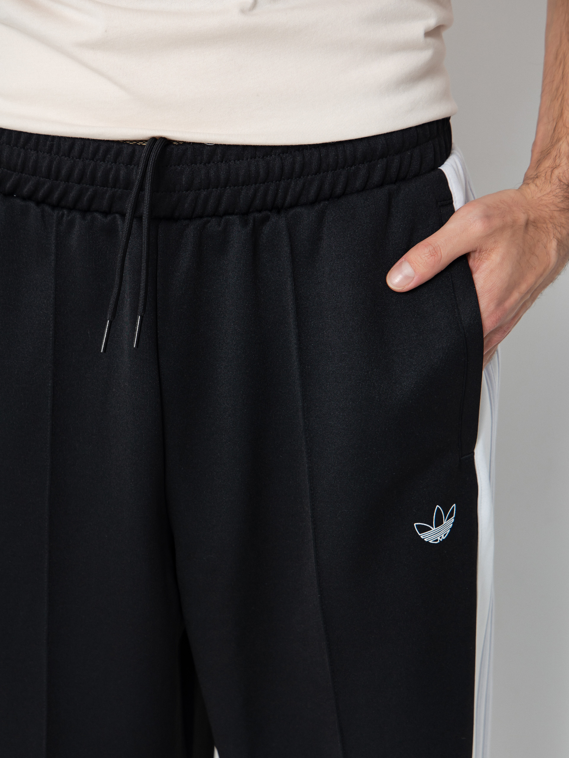 adidas Tyshawn Pants (black/white/dshgry)