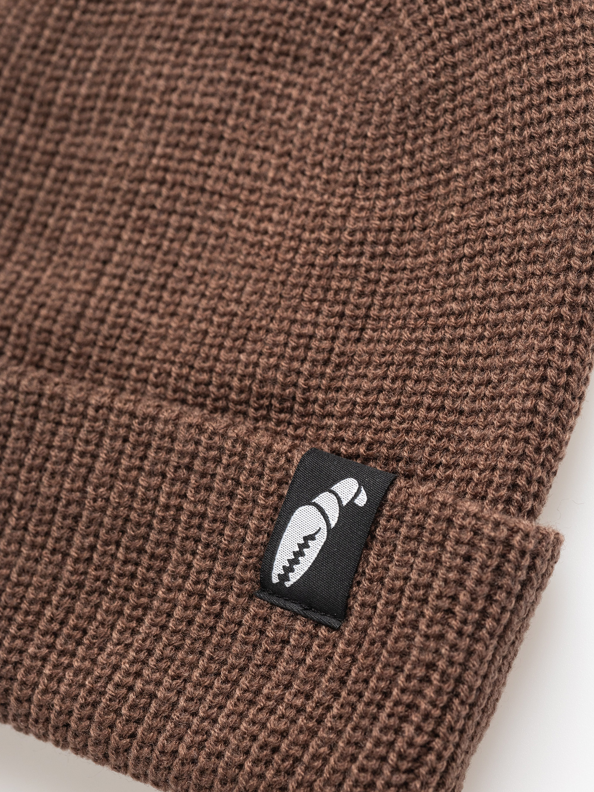 Crab Grab Claw Label Beanie (brown)