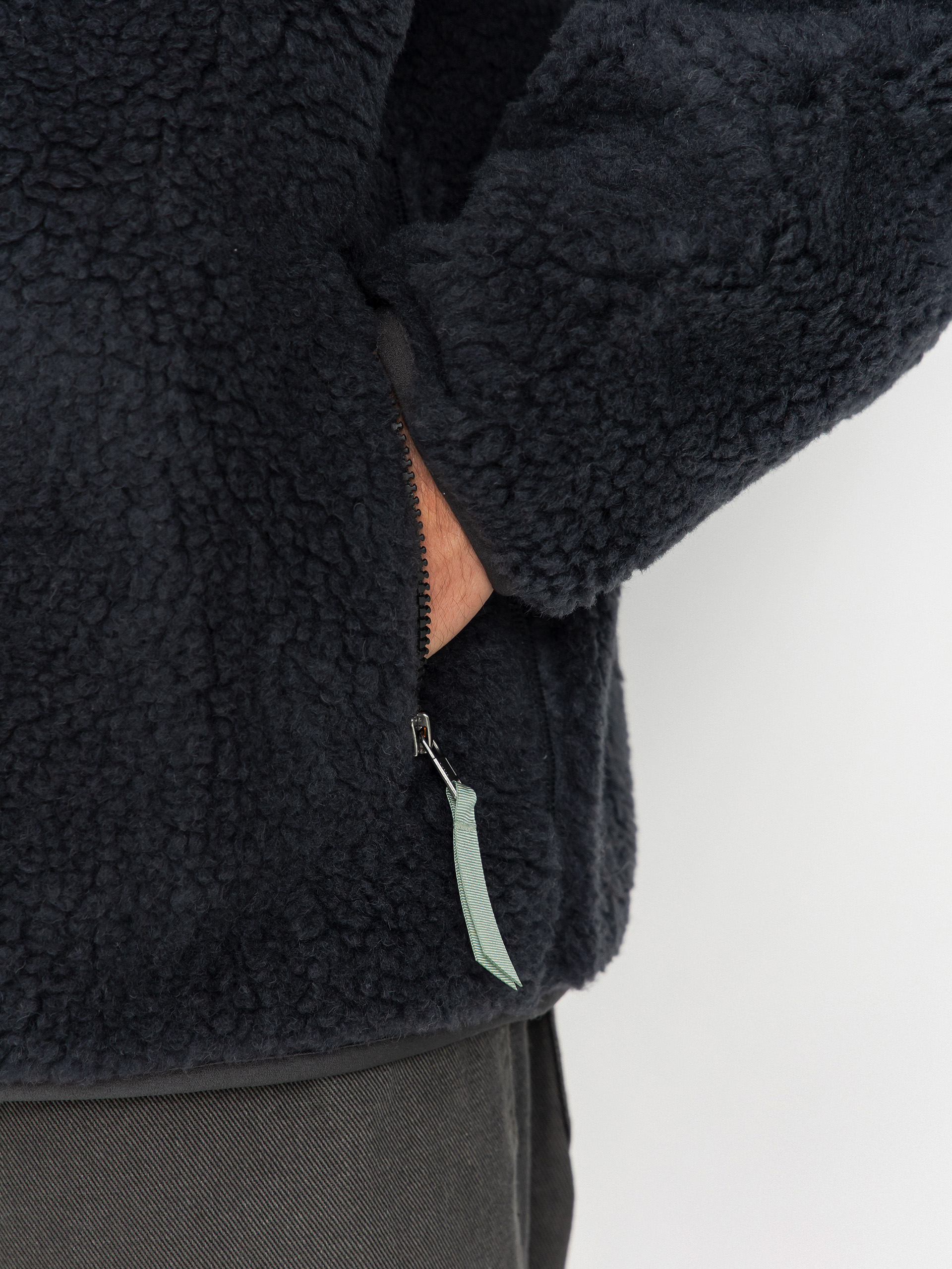 Patagonia Natural Blend Retro Cardigan Sweatshirt (ink black)