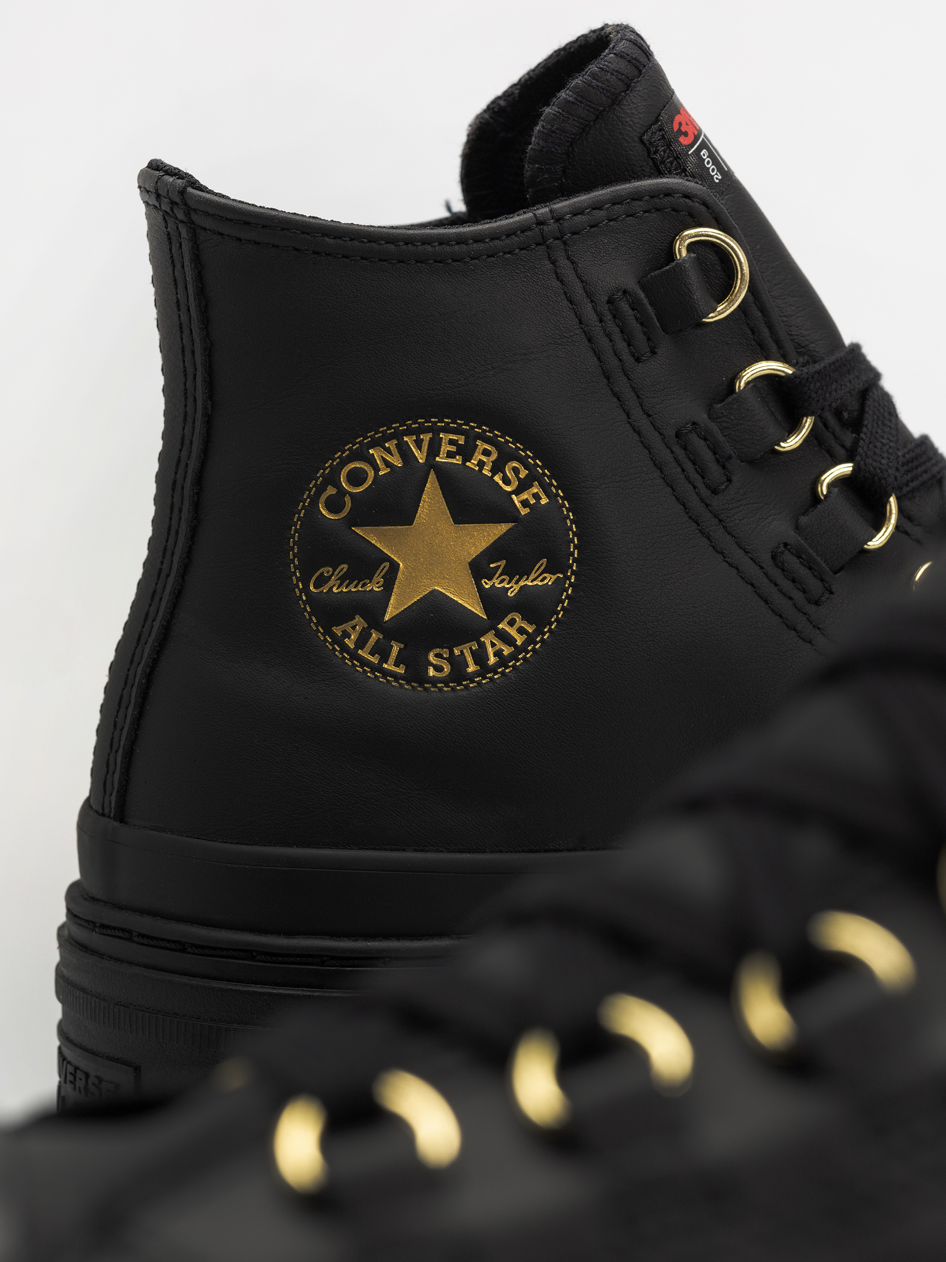 Converse Shoes Chuck Taylor All Star Lugged Heel Wmn (black/black/gold)