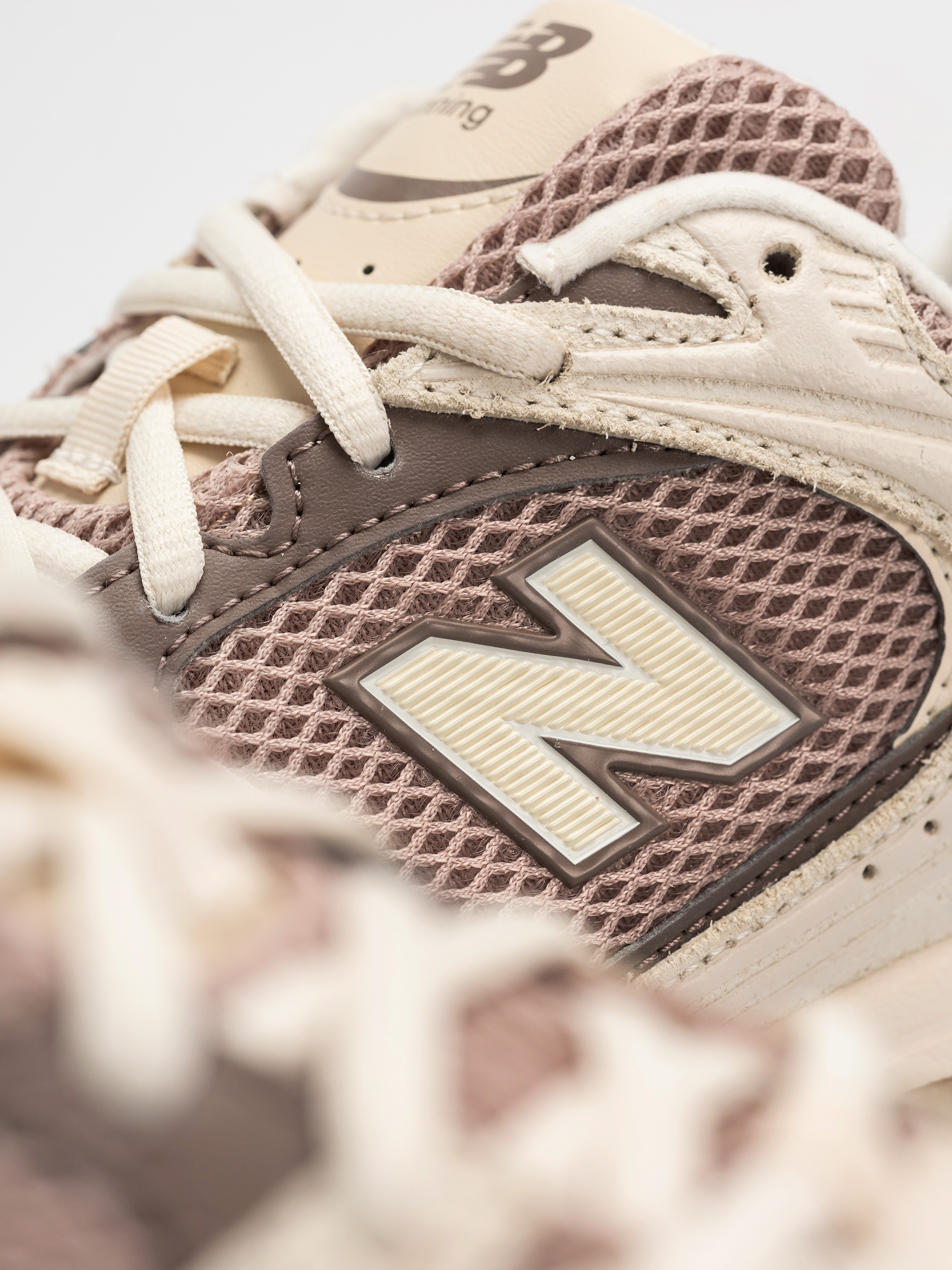 New Balance 530 Shoes (bisque)