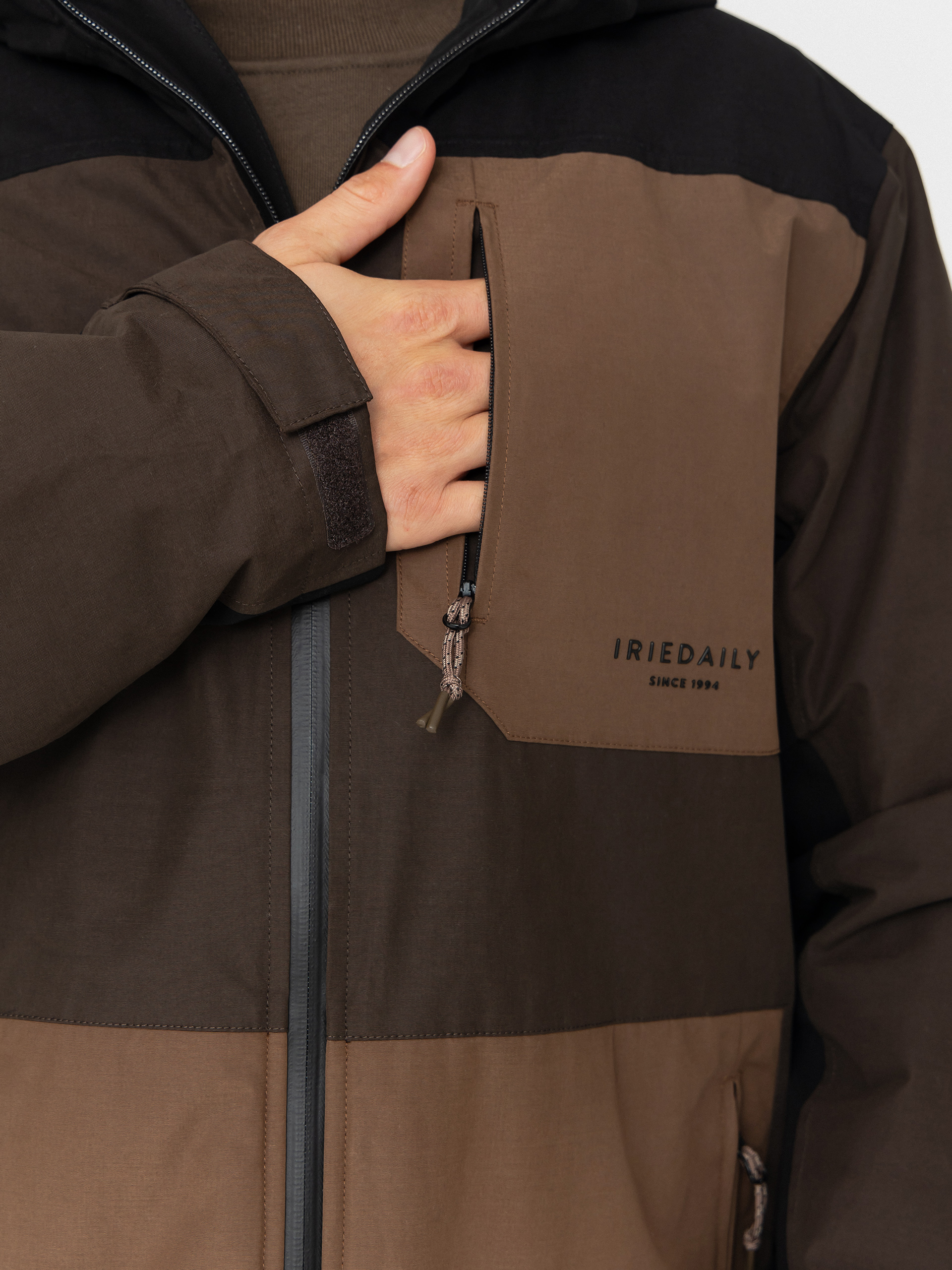 Iriedaily Nilas Anorak Jacket (dark coffee)