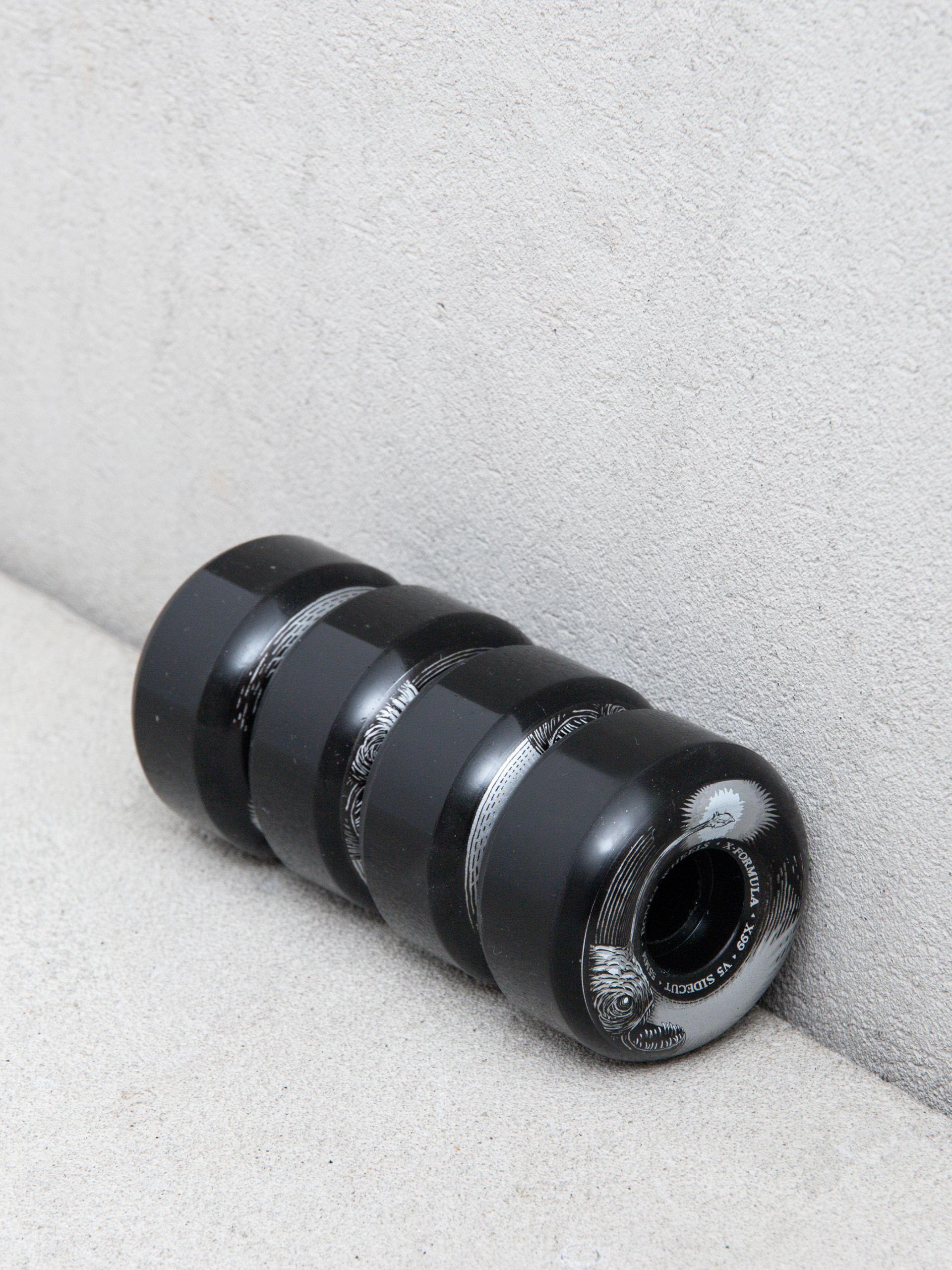Bones X Formula 99A Dark Waters V5 Wheels - black (black)