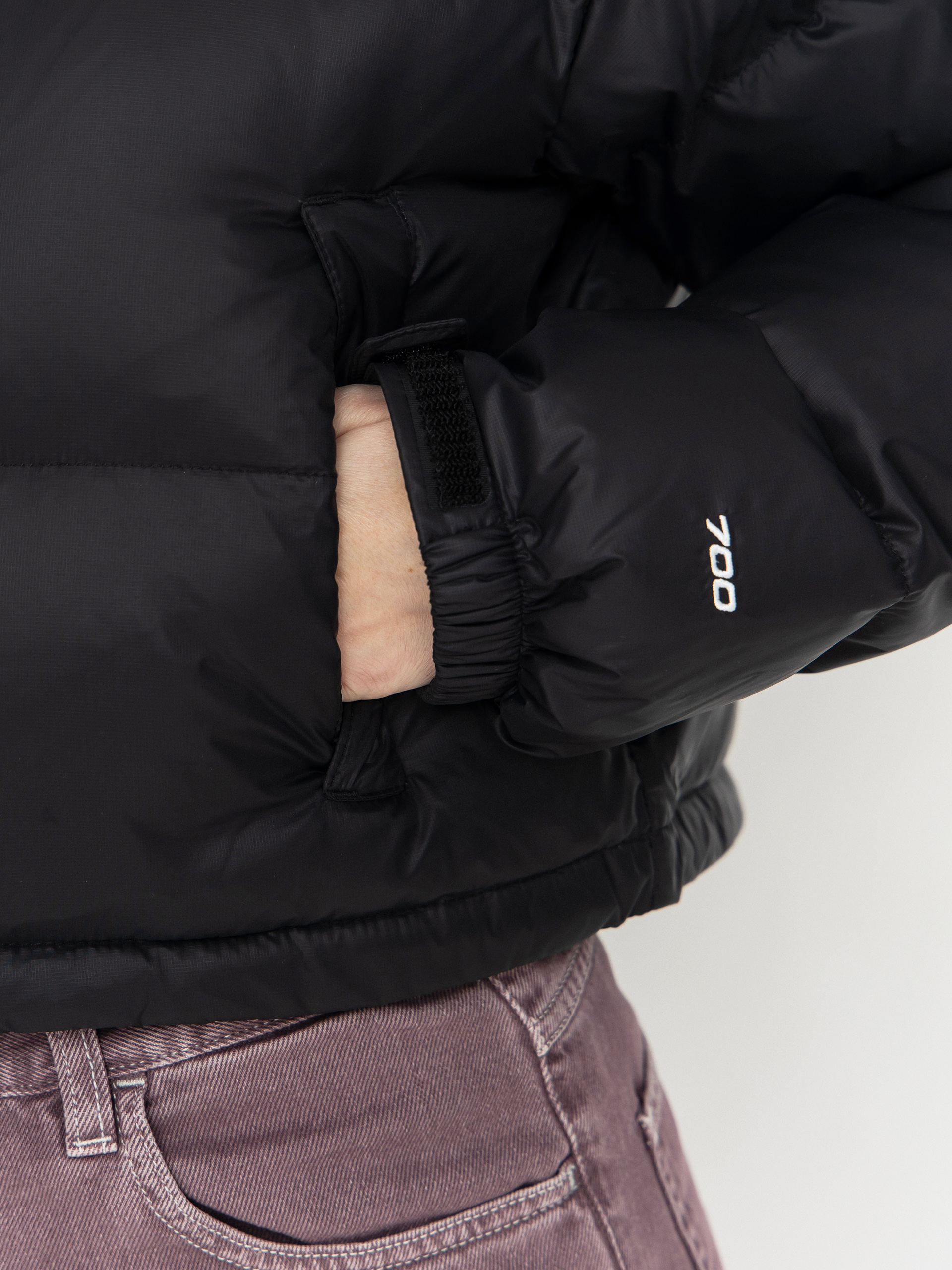 The North Face Jacke Nuptse Short Wmn (tnf black/tnf black/r)