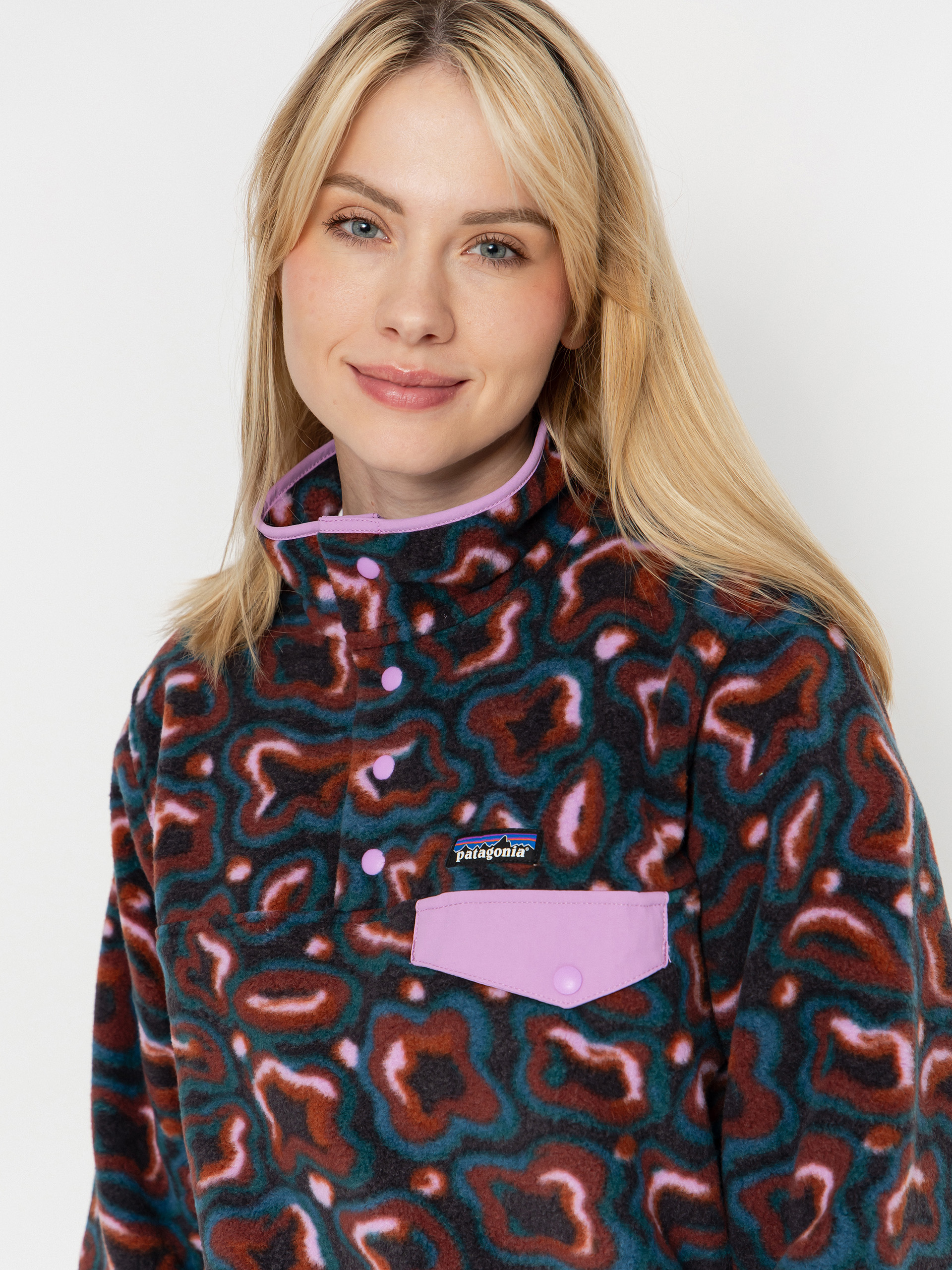 Womens Patagonia LW Synch Snap T Fleece  (soft spirea dried vanilla)