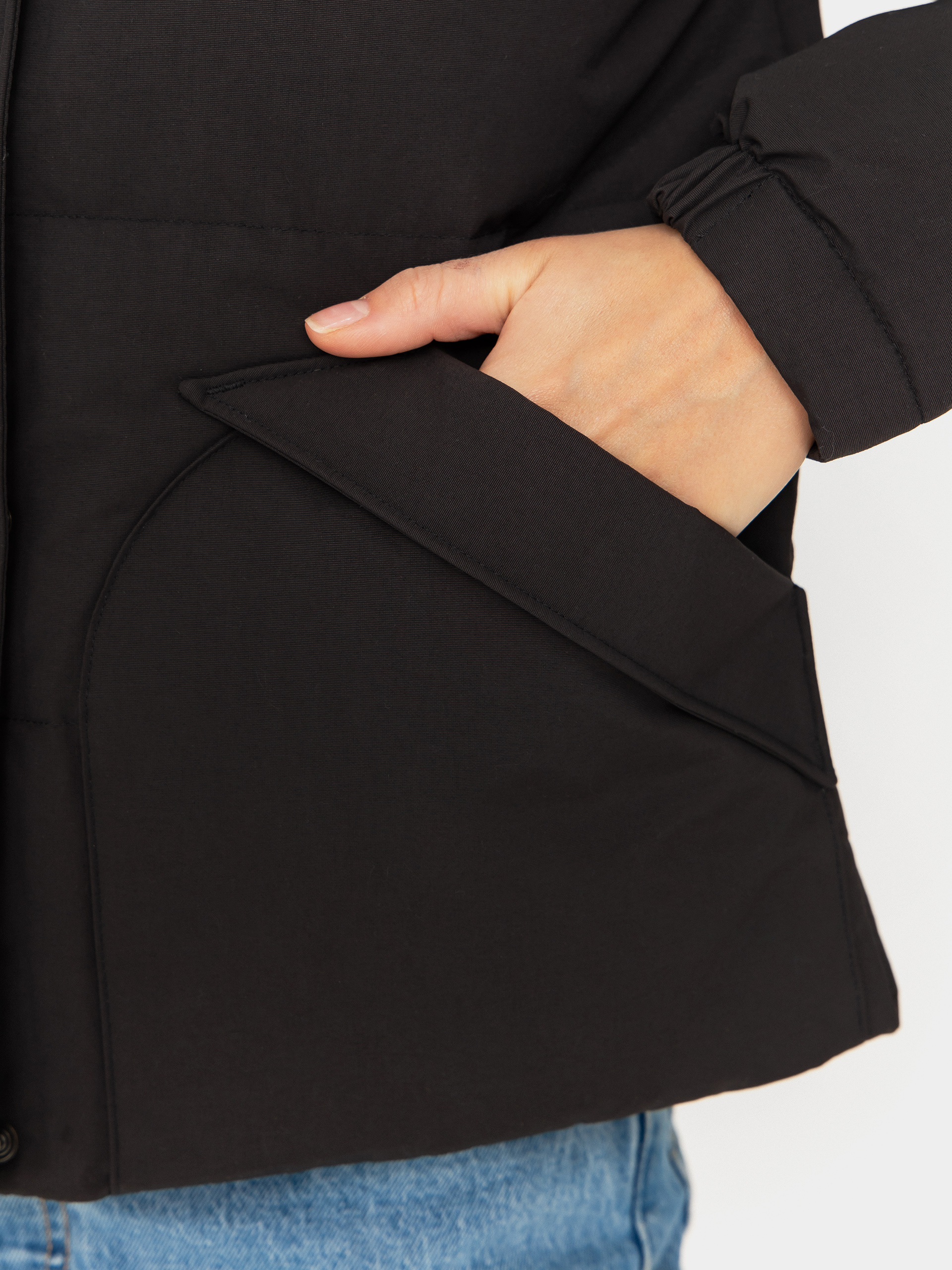 Patagonia Downdrift Wmn Jacke (black)