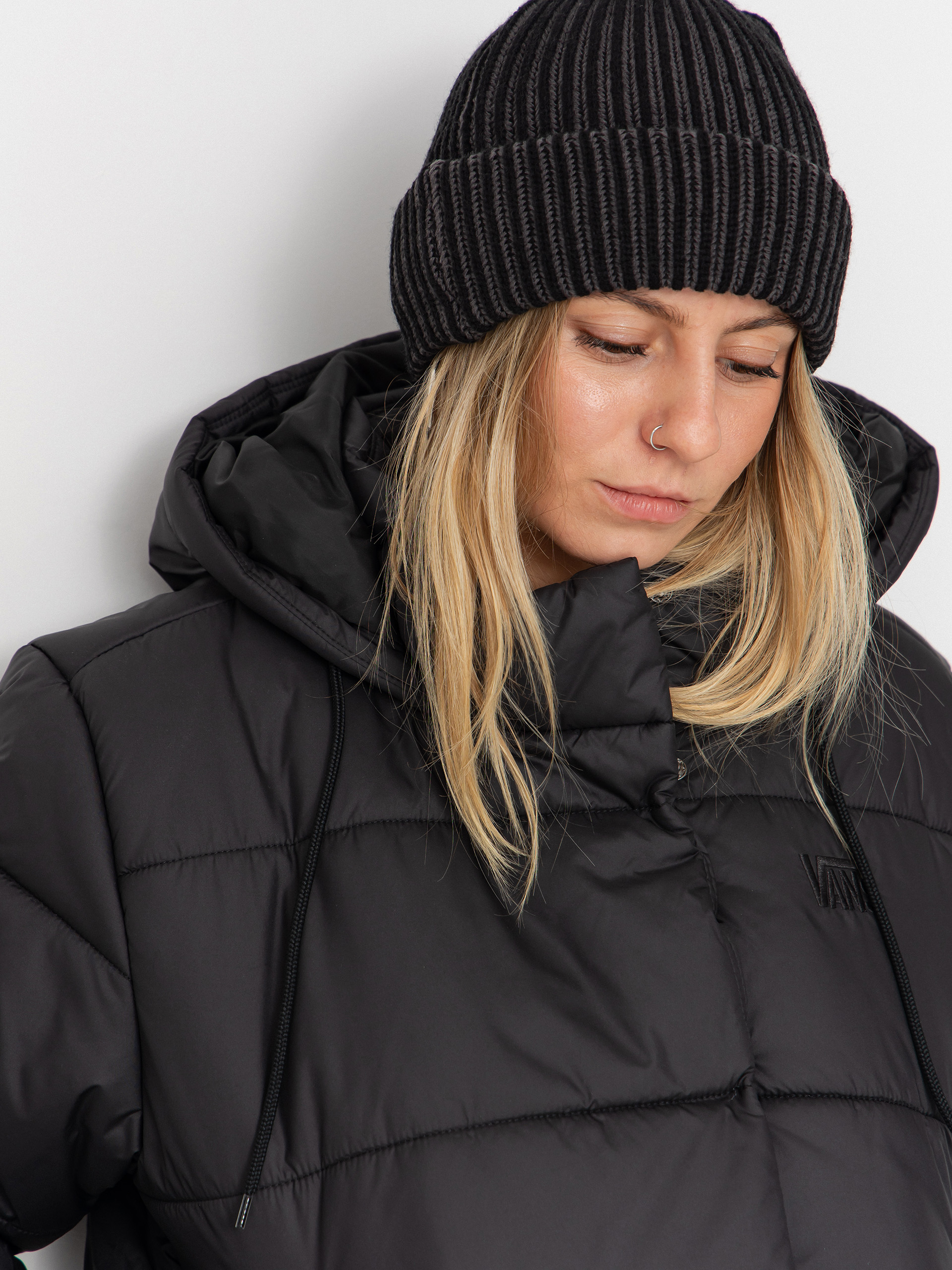 Vans Hillgate Cropped Puffer Jacke Wmn (black)