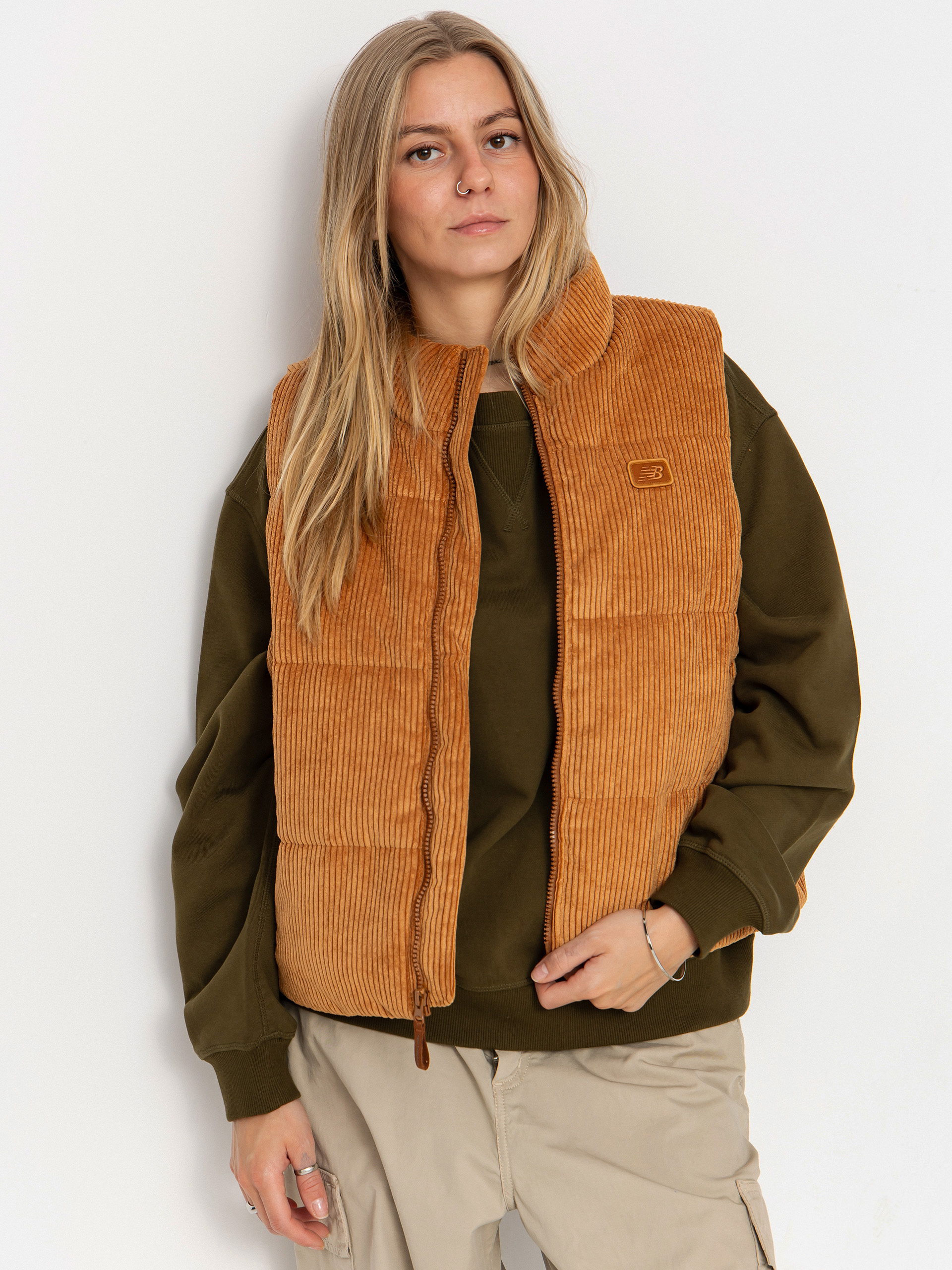 New Balance Wide Wale Corduroy Wmn Weste (brown)