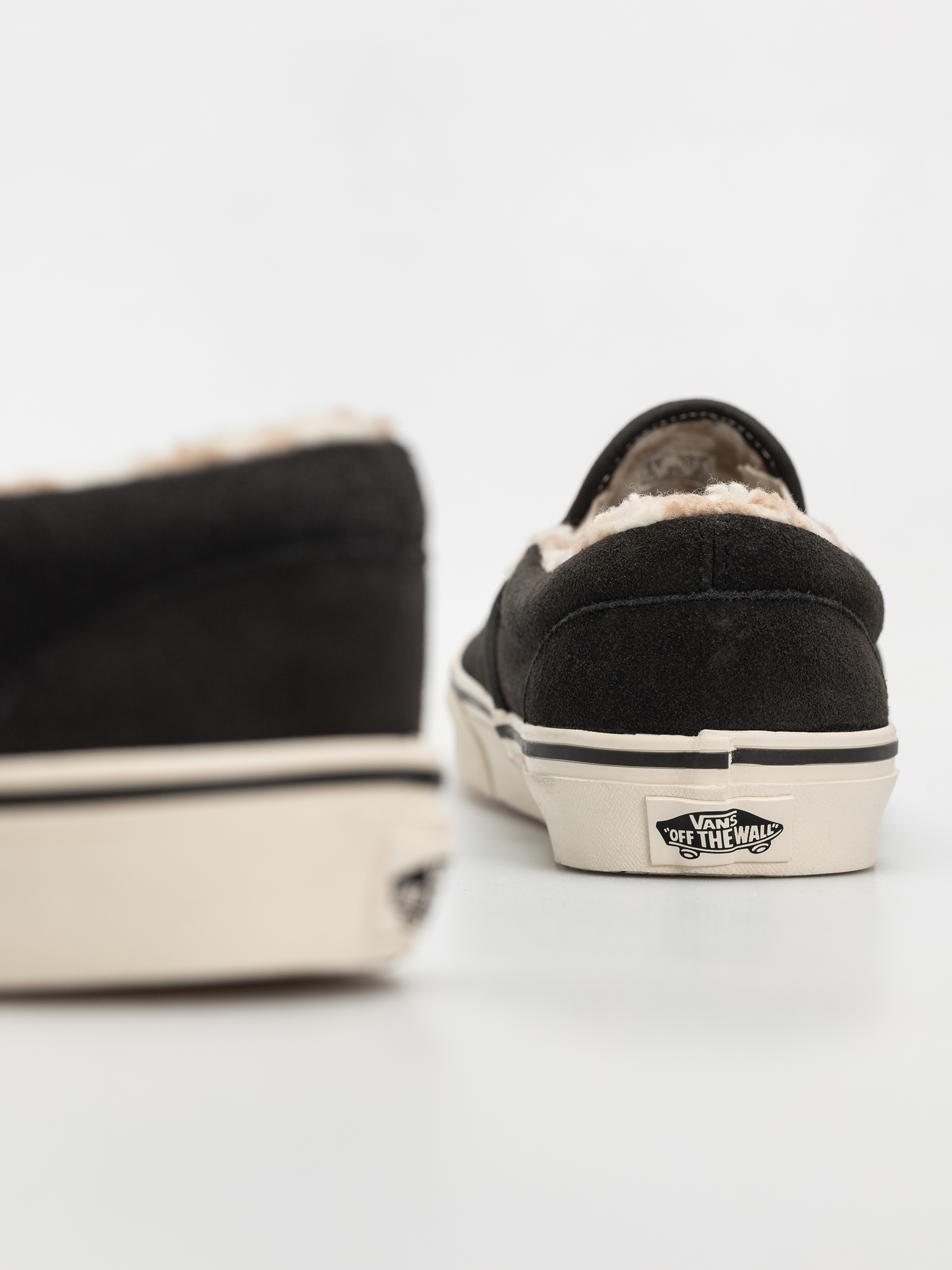 Vans Classic Slip On Shoes (cozy hug faded black)