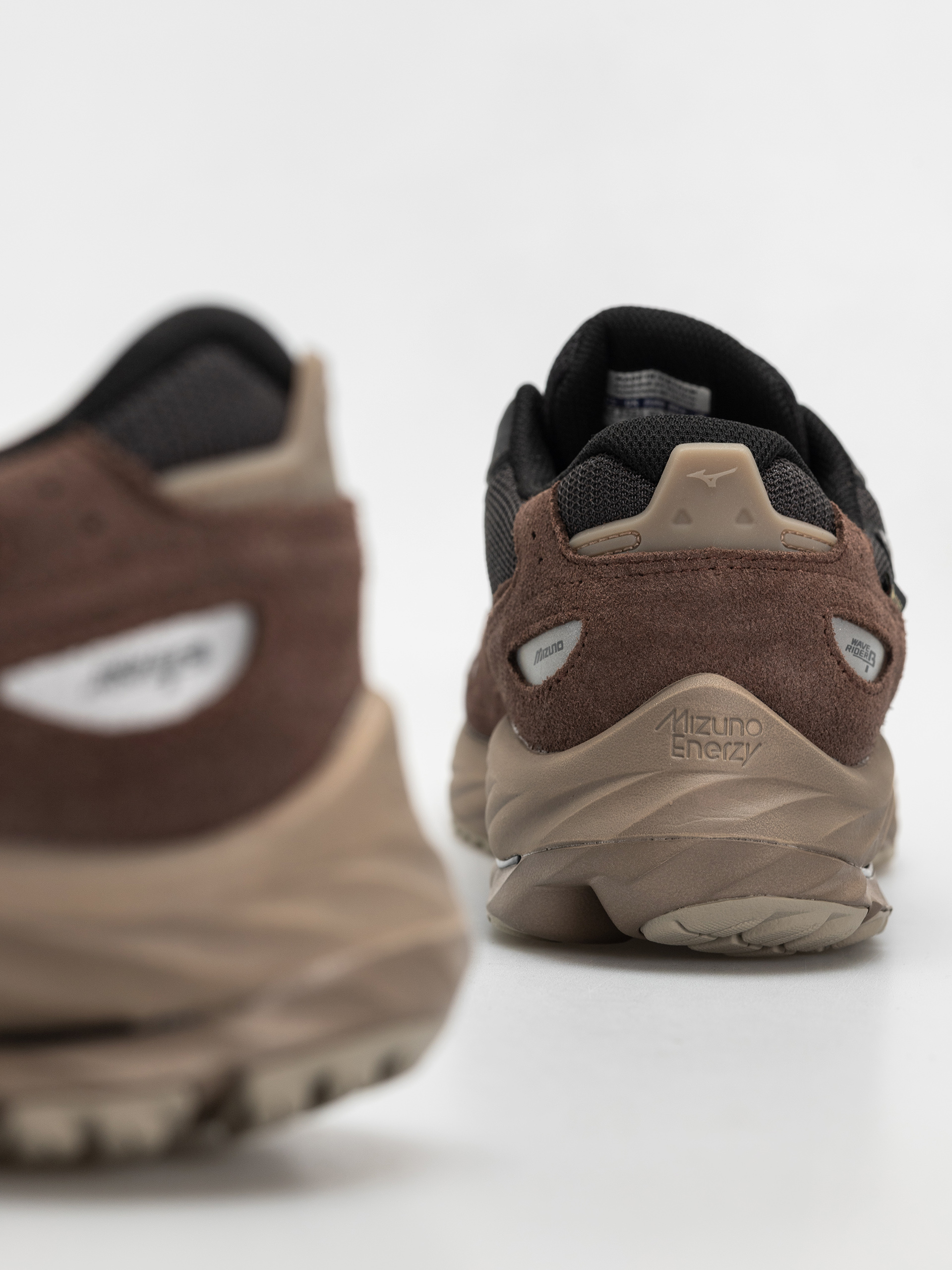 Mizuno Wave Rider GTX Schuhe (black sand/black/chicory coffee)