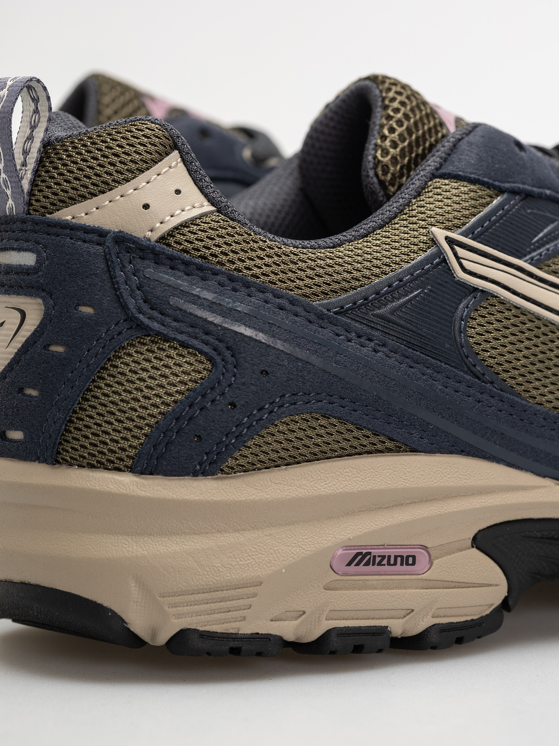 Mizuno MXR Shoes (grape leaf/vintage khaki/salute)