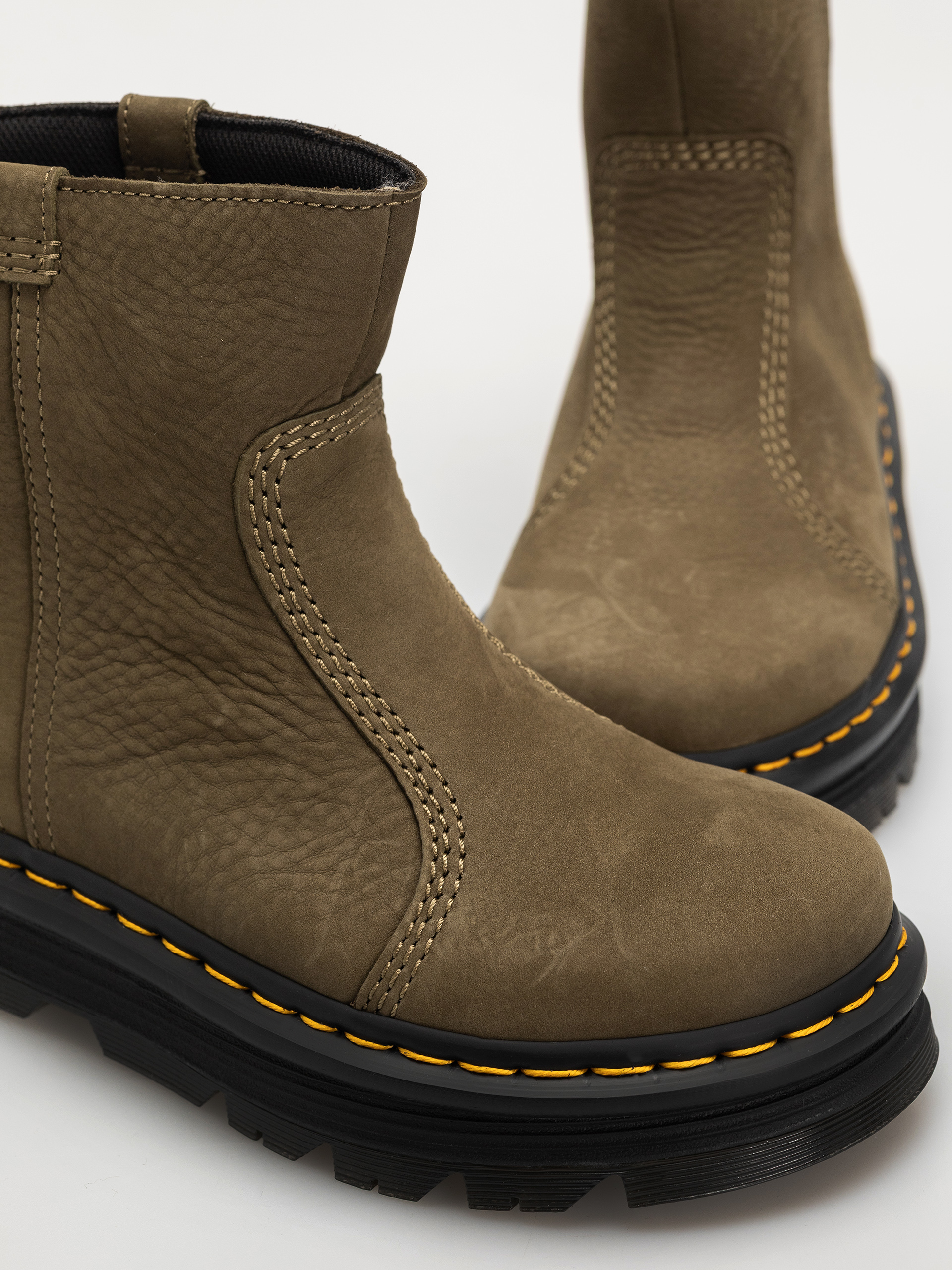 Dr. Martens ZebZag Rigger Rigger Wmn Shoes (dms olive milled nubuck wp)