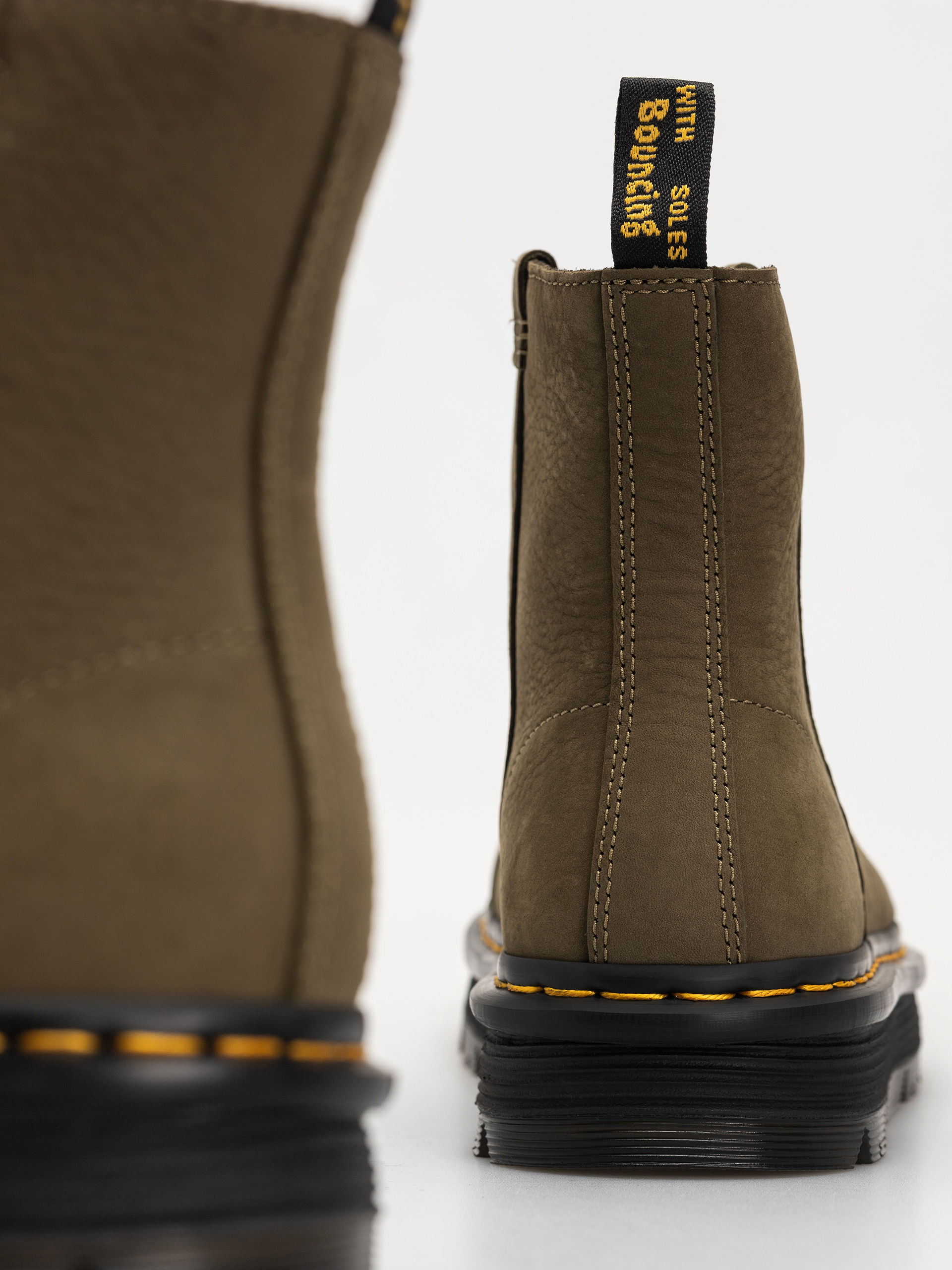 Dr. Martens ZebZag Rigger Rigger Wmn Shoes (dms olive milled nubuck wp)