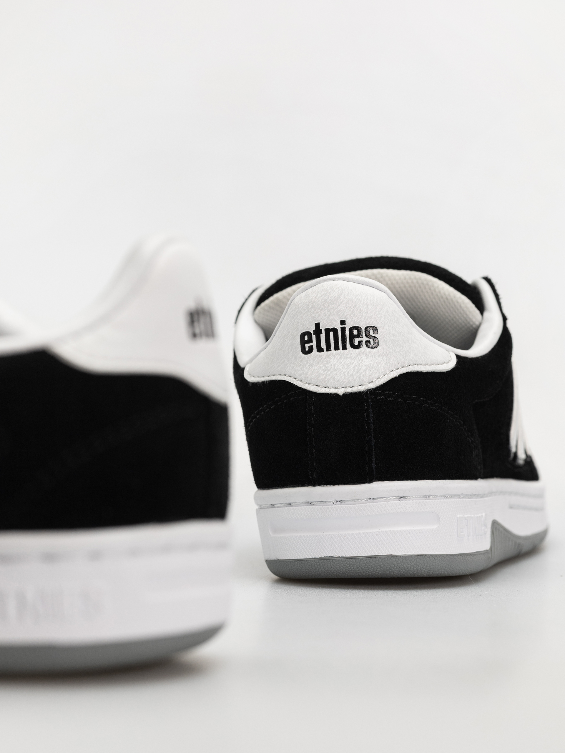 Etnies Shoes Locut (black/white)