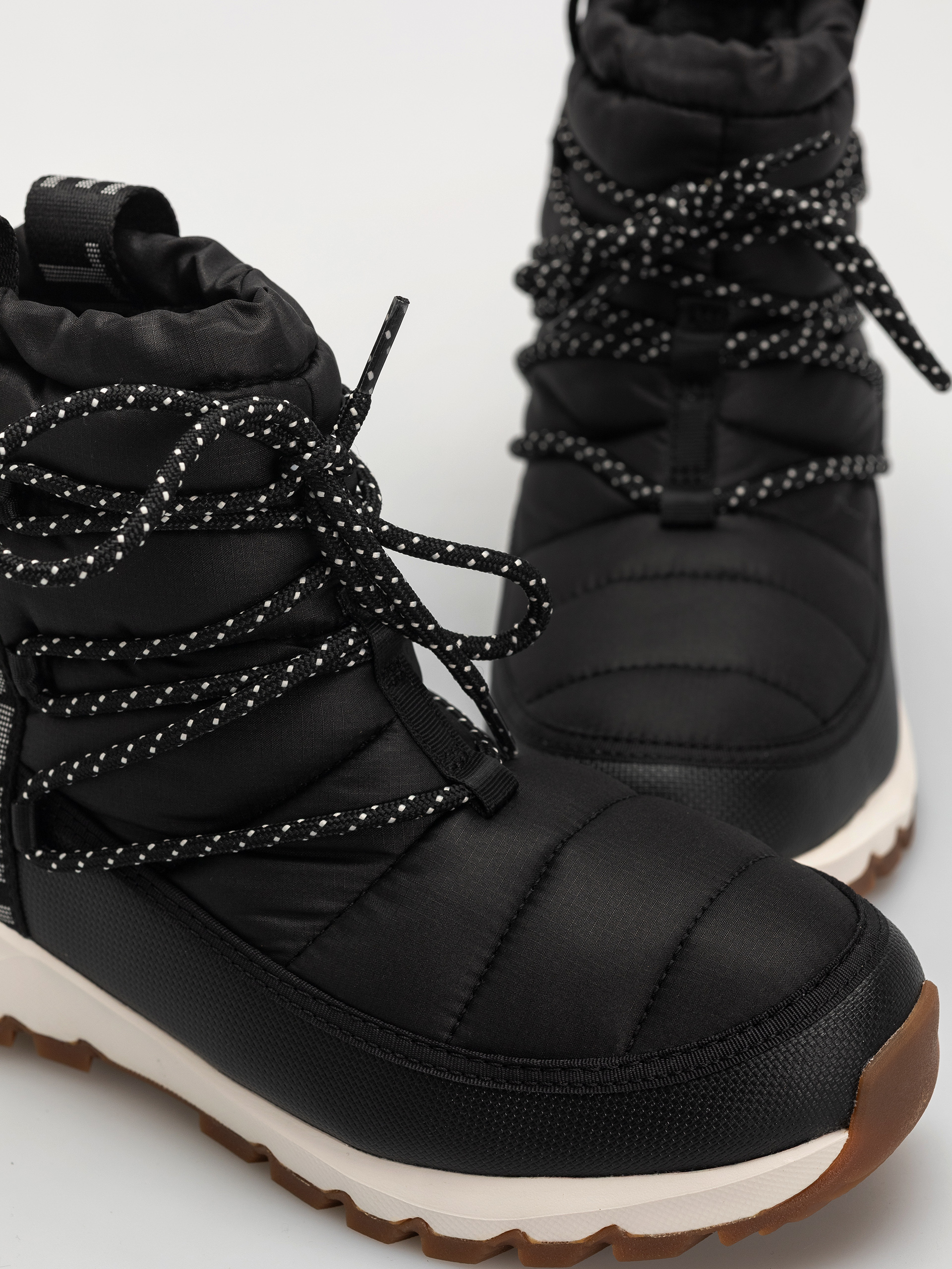 The North Face Shoes Thermoball Lace Up Wp Wmn (tnf black/gardenia white)