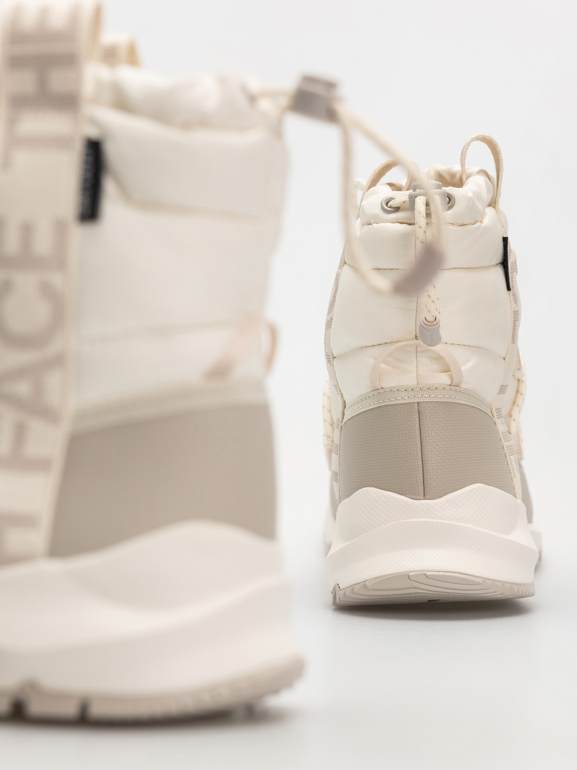 The North Face Shoes Thermoball Lace Up Wp Wmn (gardenia white/silvergrey)