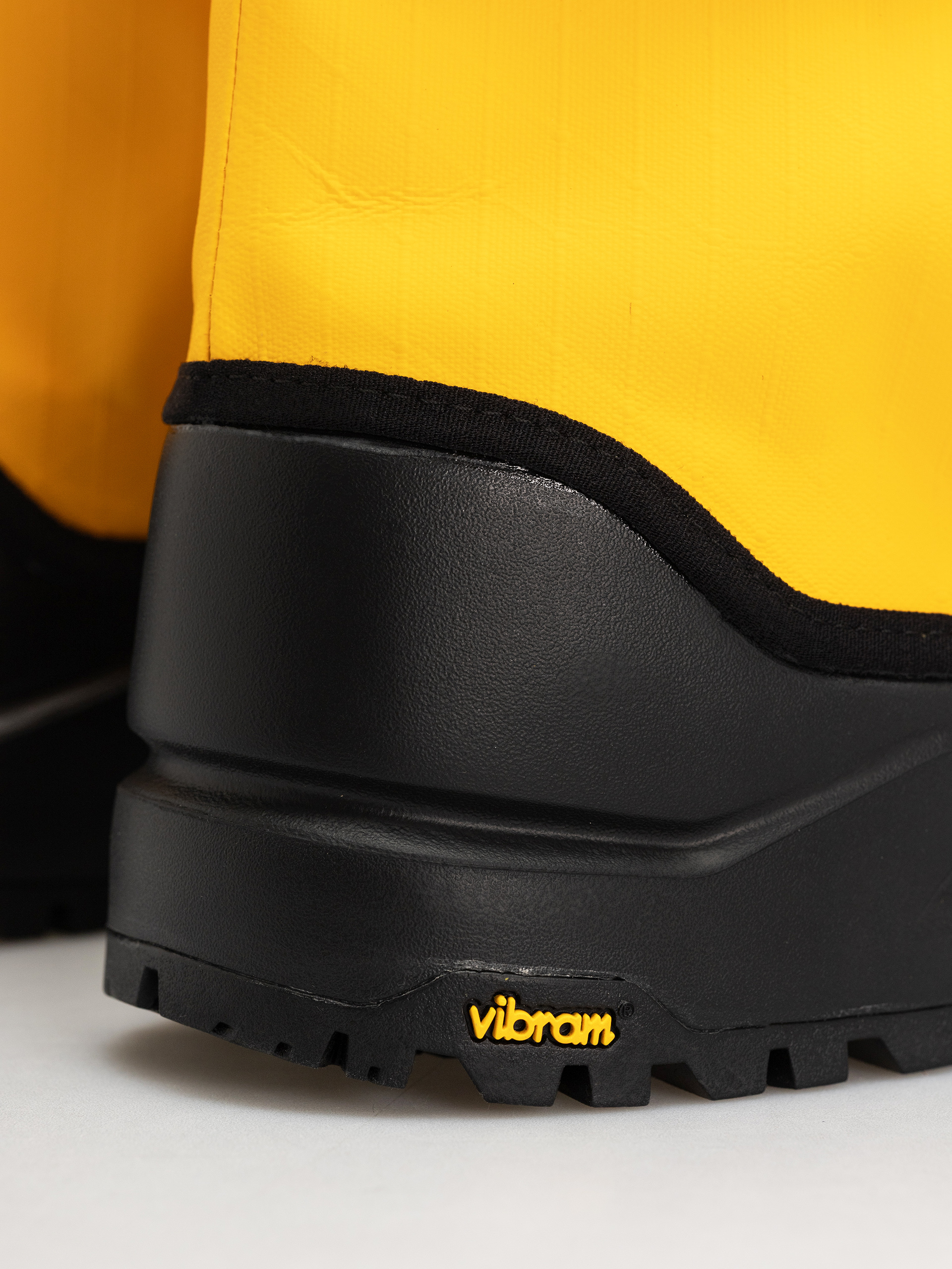 The North Face Base Camp 200 Wp Schuhe (summit gold/tnf black)